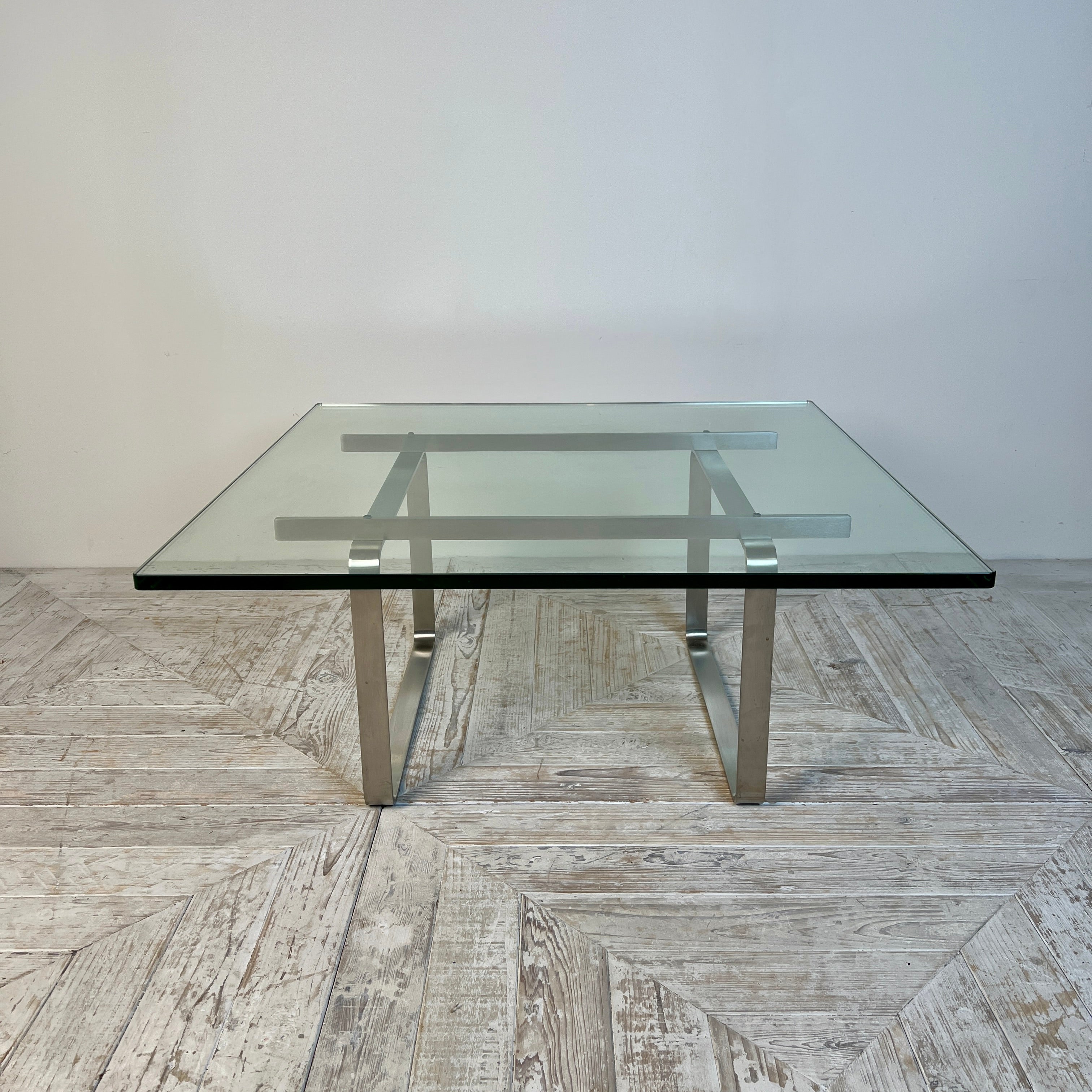 Tavolino CH106 disegnato da Hans J. Wegner per Carl Hansen & Søn