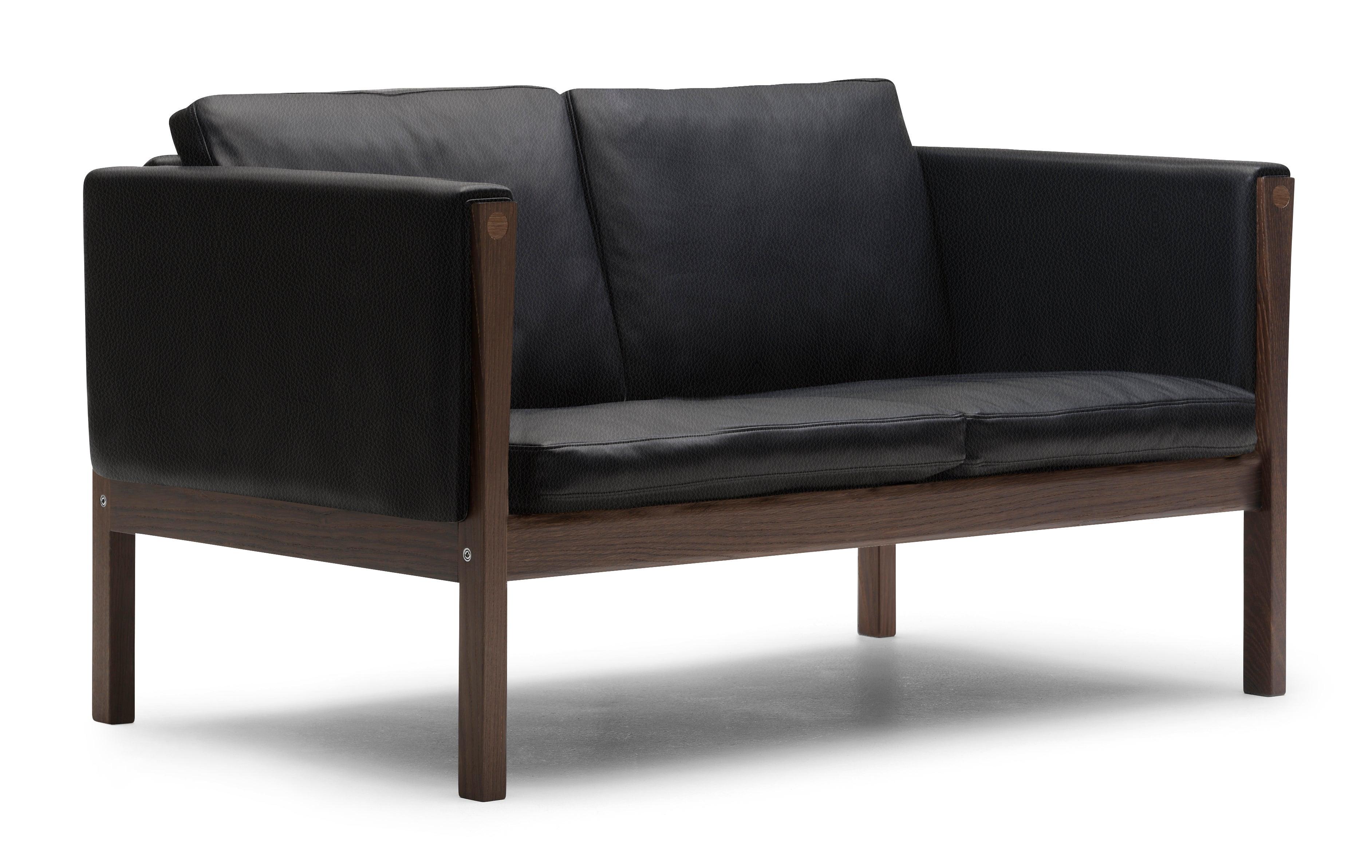 Hans J. Wegner designed the CH162 sofa in 1965 and it was relaunched in 2013 when Carl Hansen & Søn discovered the design in Wegner’s vast archives. Wegner’s great attention to detail is visible throughout, as is his ability to transform