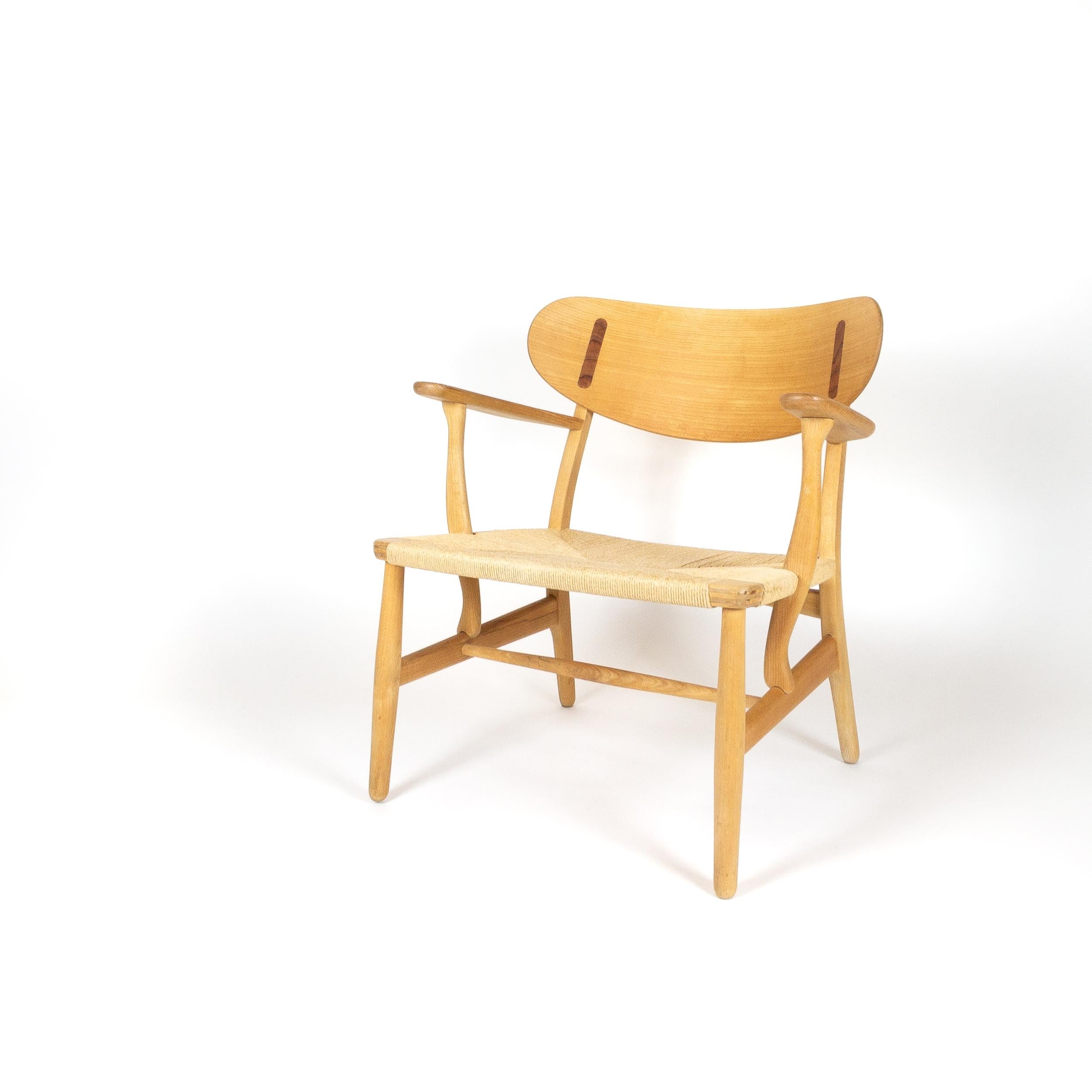 CH22 Lounge Chair by Hans Wegner for Carl Hansen, Denmark In Good Condition In Berkhamsted, GB