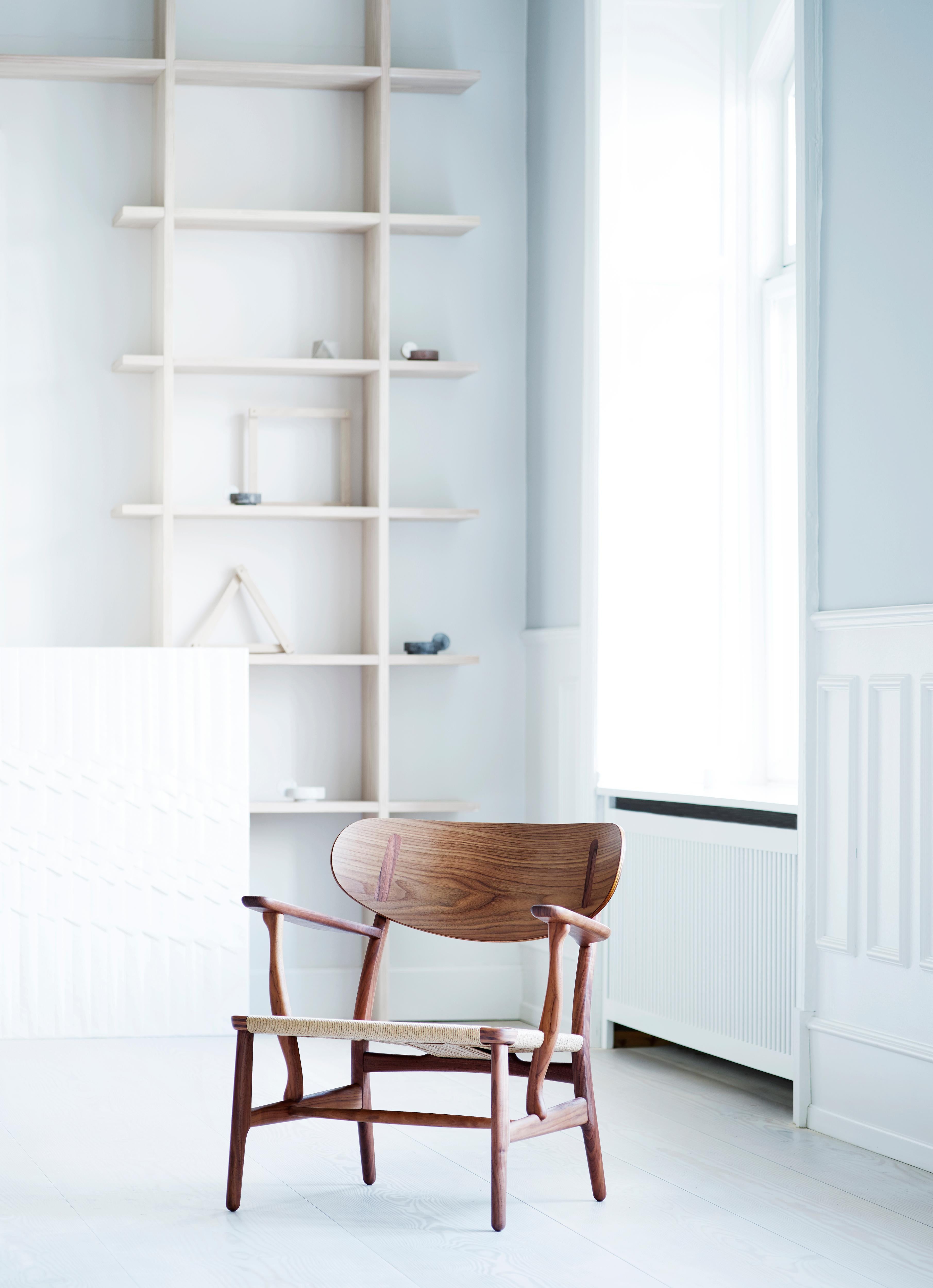 CH22 Lounge Chair in Wood with Natural Papercord Seat by Hans J. Wegner 11