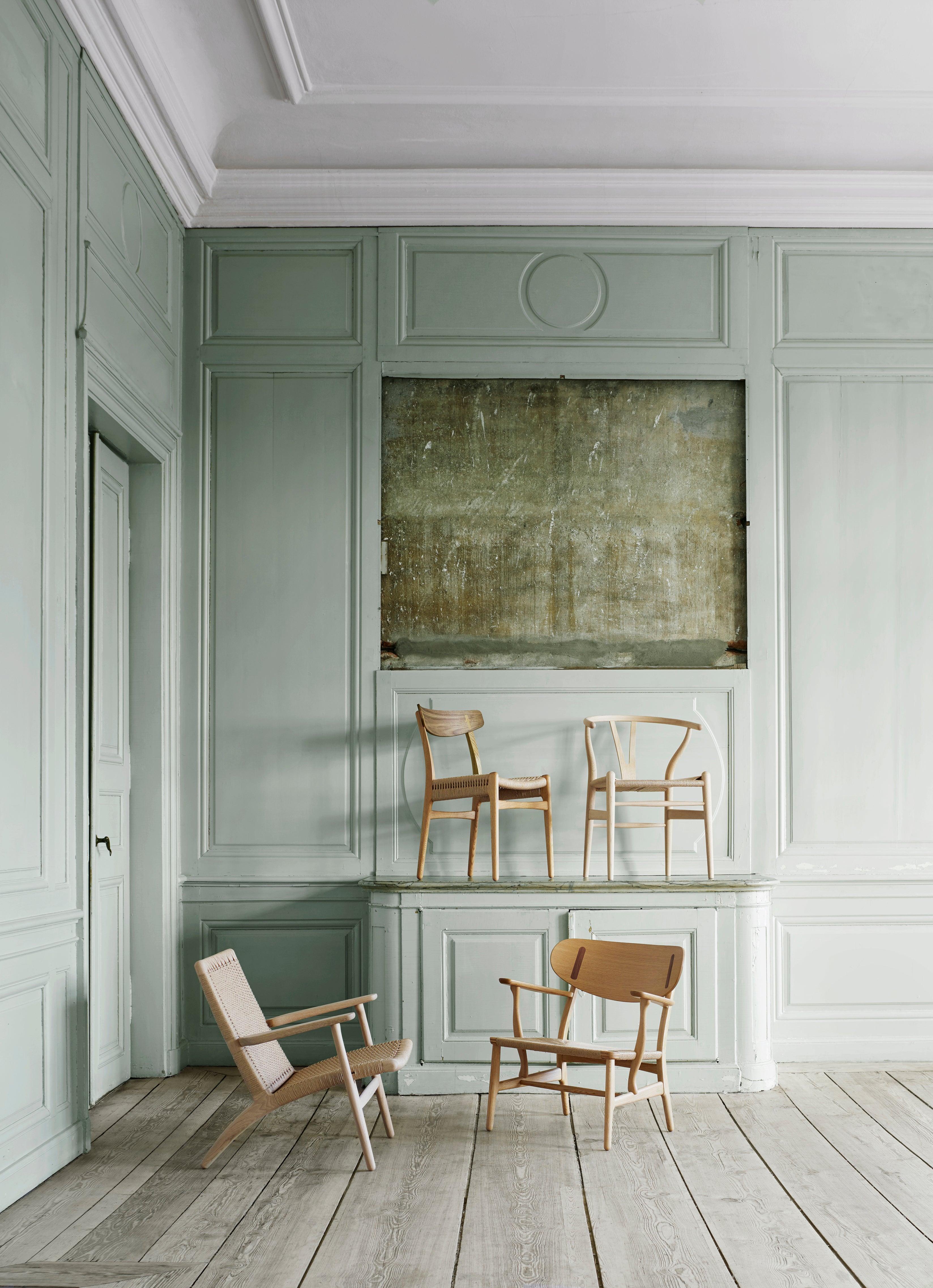 CH23 Dining Chair in Walnut Oil with Natural Papercord Seat by Hans J. Wegner 1