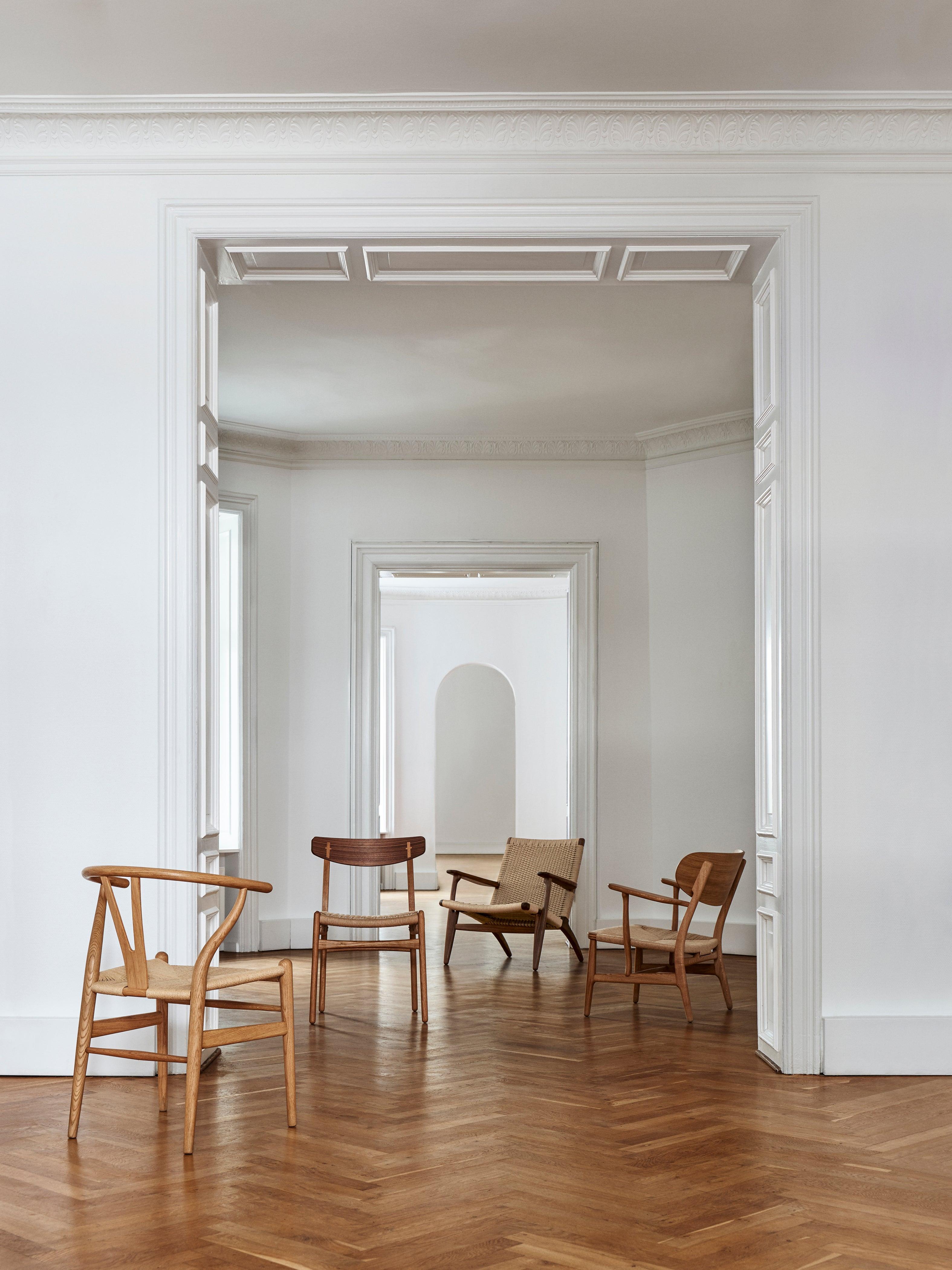 CH23 Dining Chair in White Oil with Natural Papercord Seat by Hans J. Wegner 5
