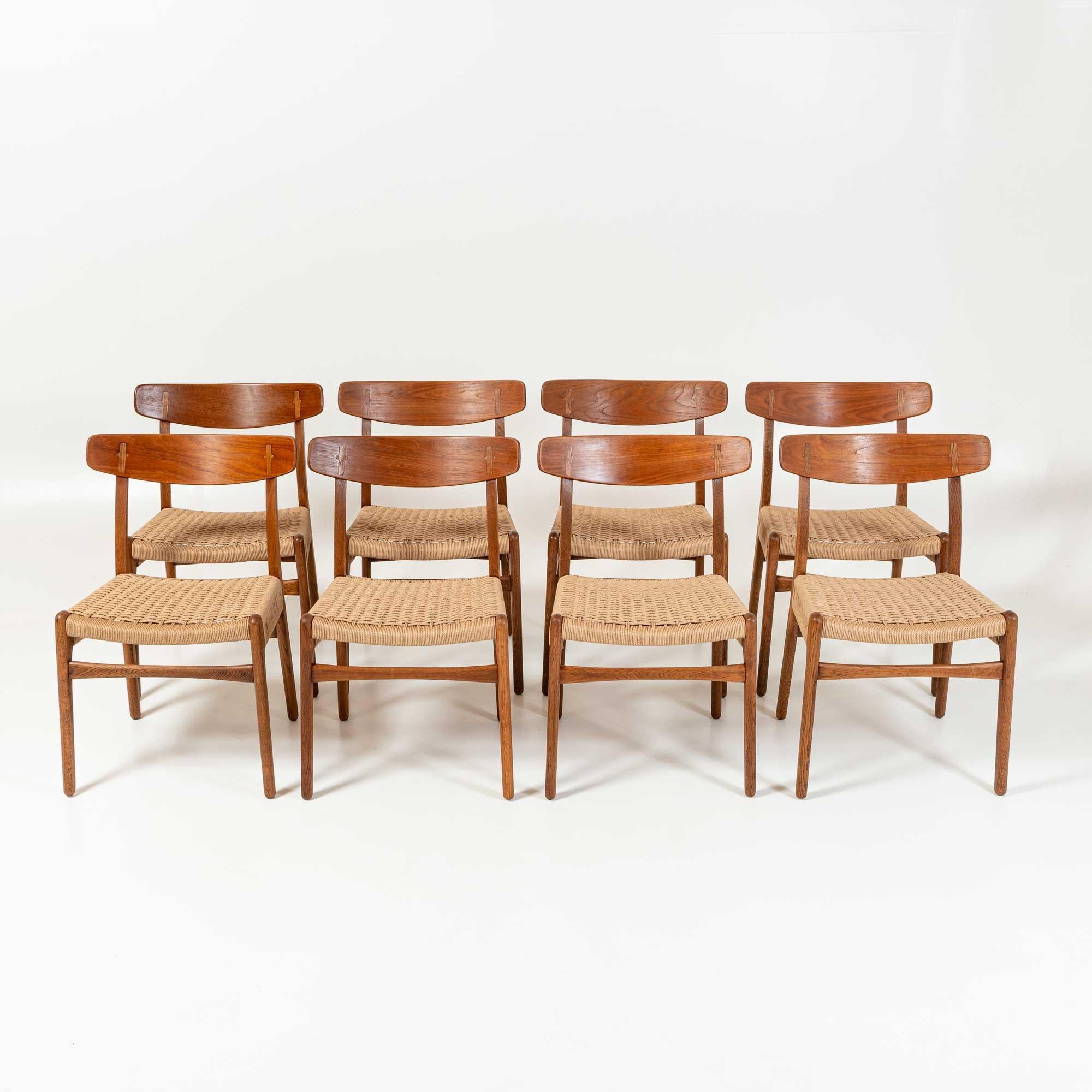 The CH23 is one of the first chairs Hans J. Wegner exclusively designed for Carl Hansen & Søn in 1950. This simplistic chair actually incorporates many sophisticated details, such as the cruciform cover caps in the backrest, a double-woven seat, and
