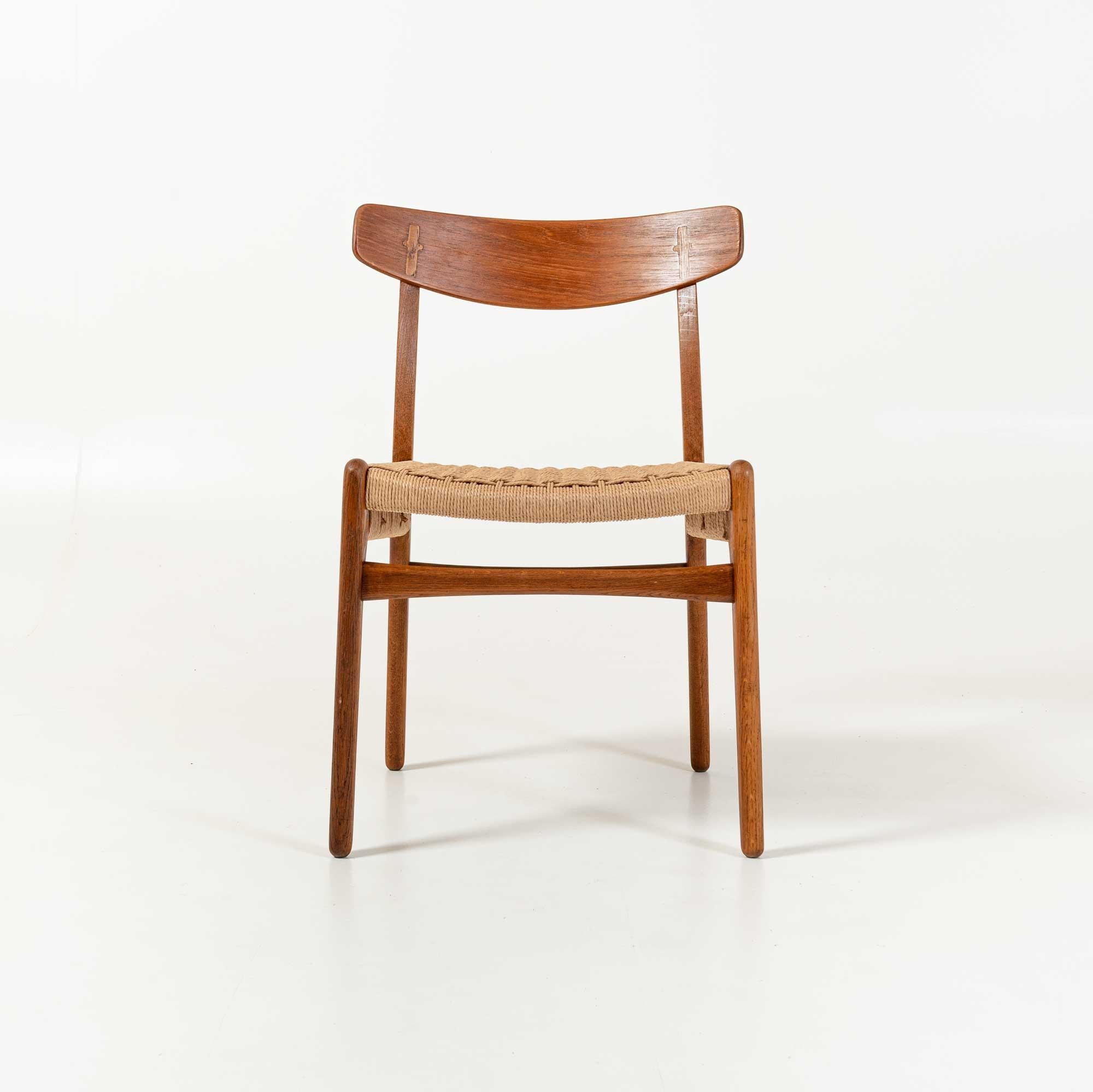 CH23 Dining Chairs by Hans Wegner for Carl Hansen and Son in Oak and Teak In Good Condition In Seattle, WA