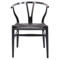 CH24 Wishbone-Stuhl in Schwarz mit Sitzfläche aus schwarzem Papierkordel von Hans J. Wegner