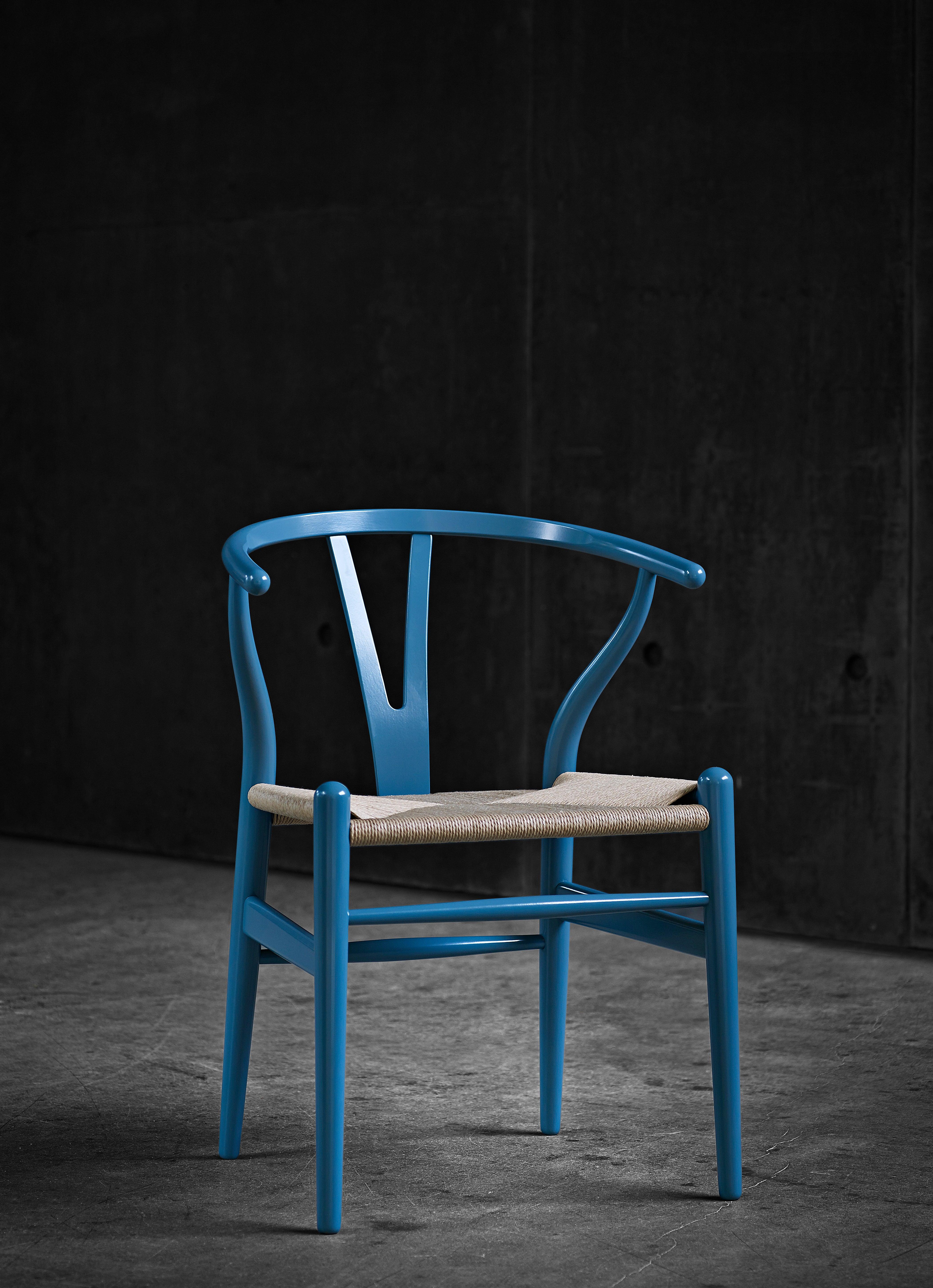 CH24 Wishbone Chair in Black with Black Papercord Seat by Hans Wegner 2