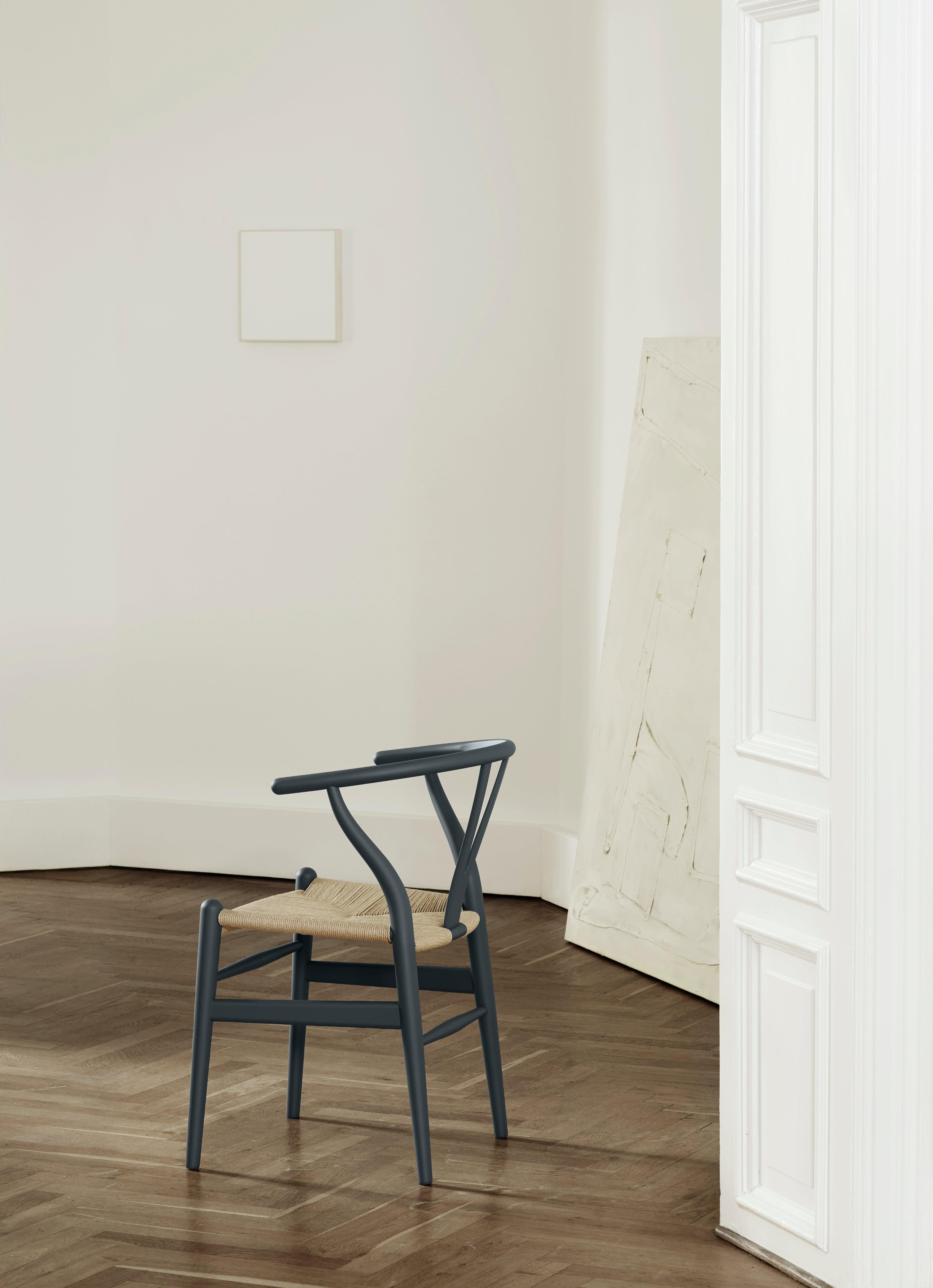 Chaise CH24 Wishbone de Hans J. Wegner, de couleur noire douce 4