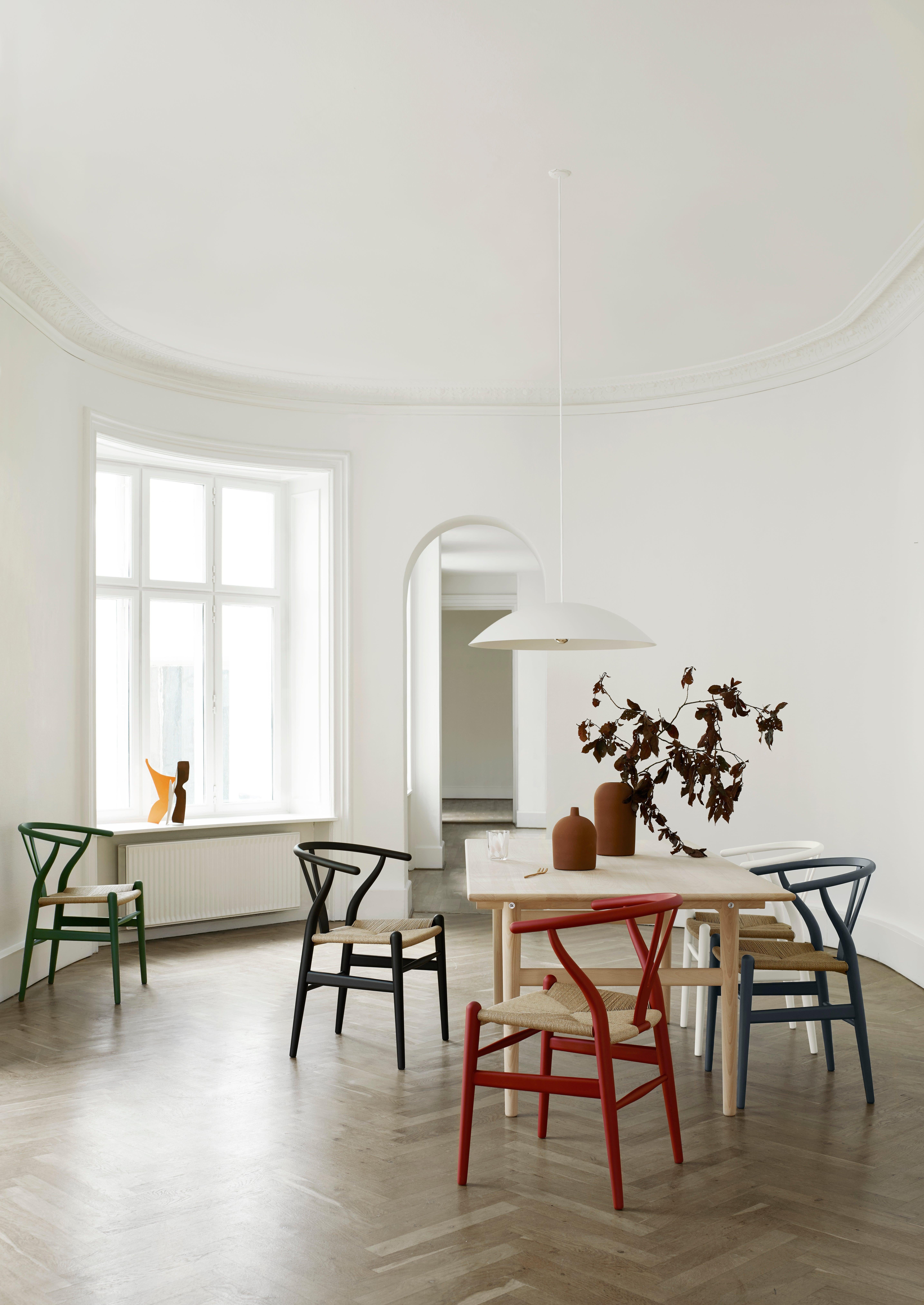 Chaise CH24 Wishbone de Hans J. Wegner, de couleur noire douce 6
