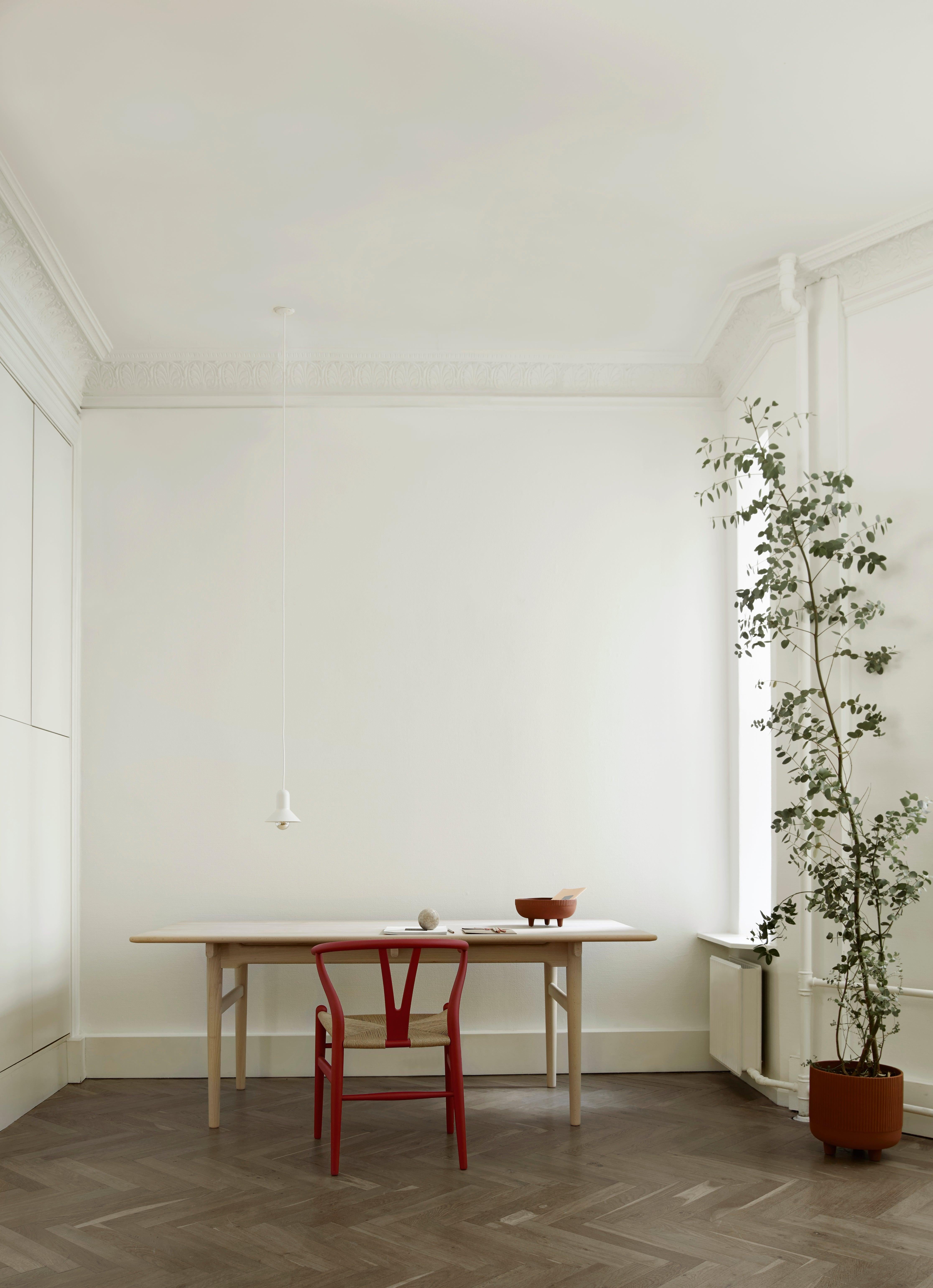 Chaise CH24 Wishbone de Hans J. Wegner, de couleur noire douce 1