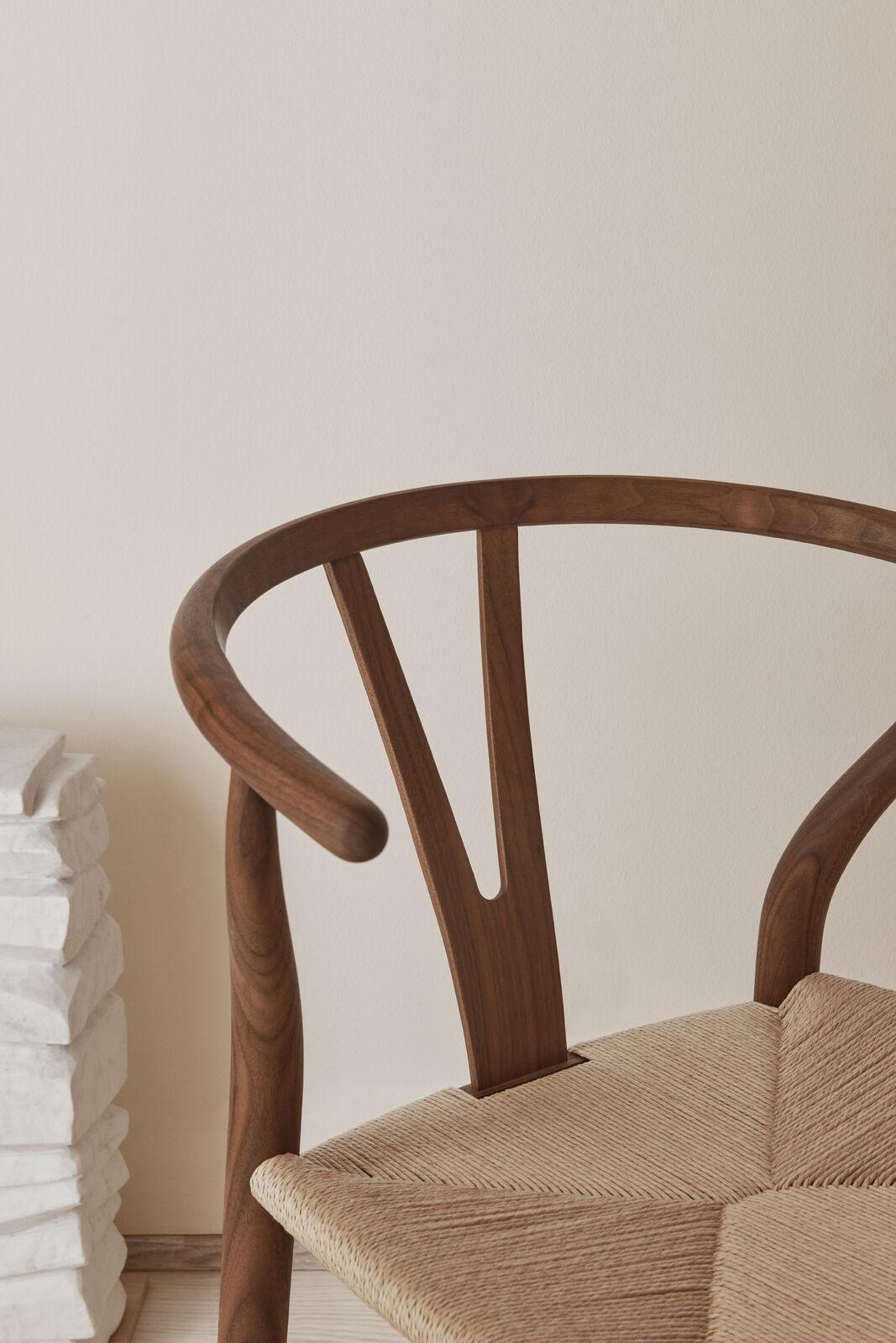 CH24 Wishbone Chair in Walnussöl mit Papierkordel *Quickship* (Moderne der Mitte des Jahrhunderts) im Angebot