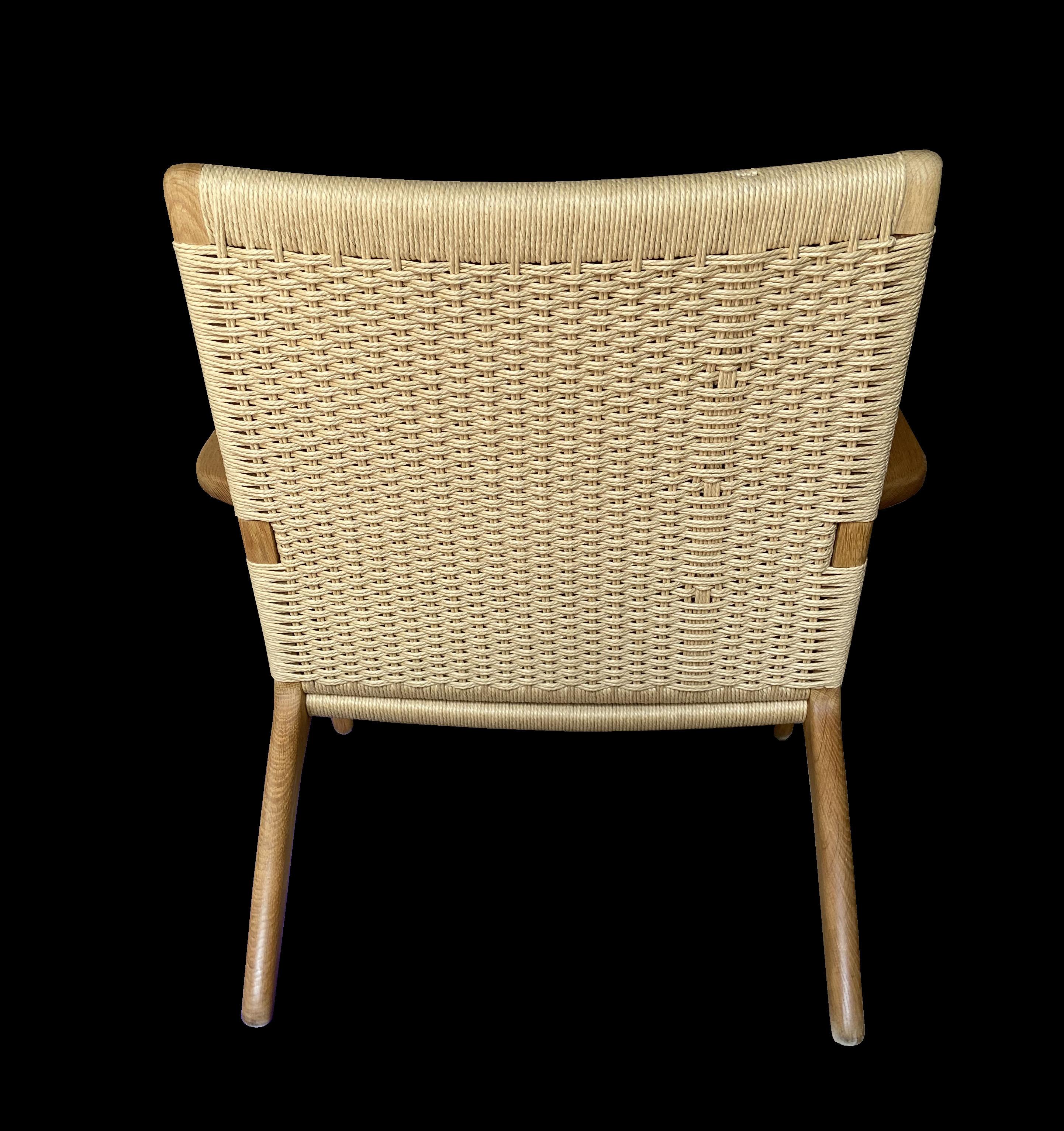 Scandinavian Modern CH25 Chair by Hans J Wegner for Carl Hansen & Son in Oak and Papercord
