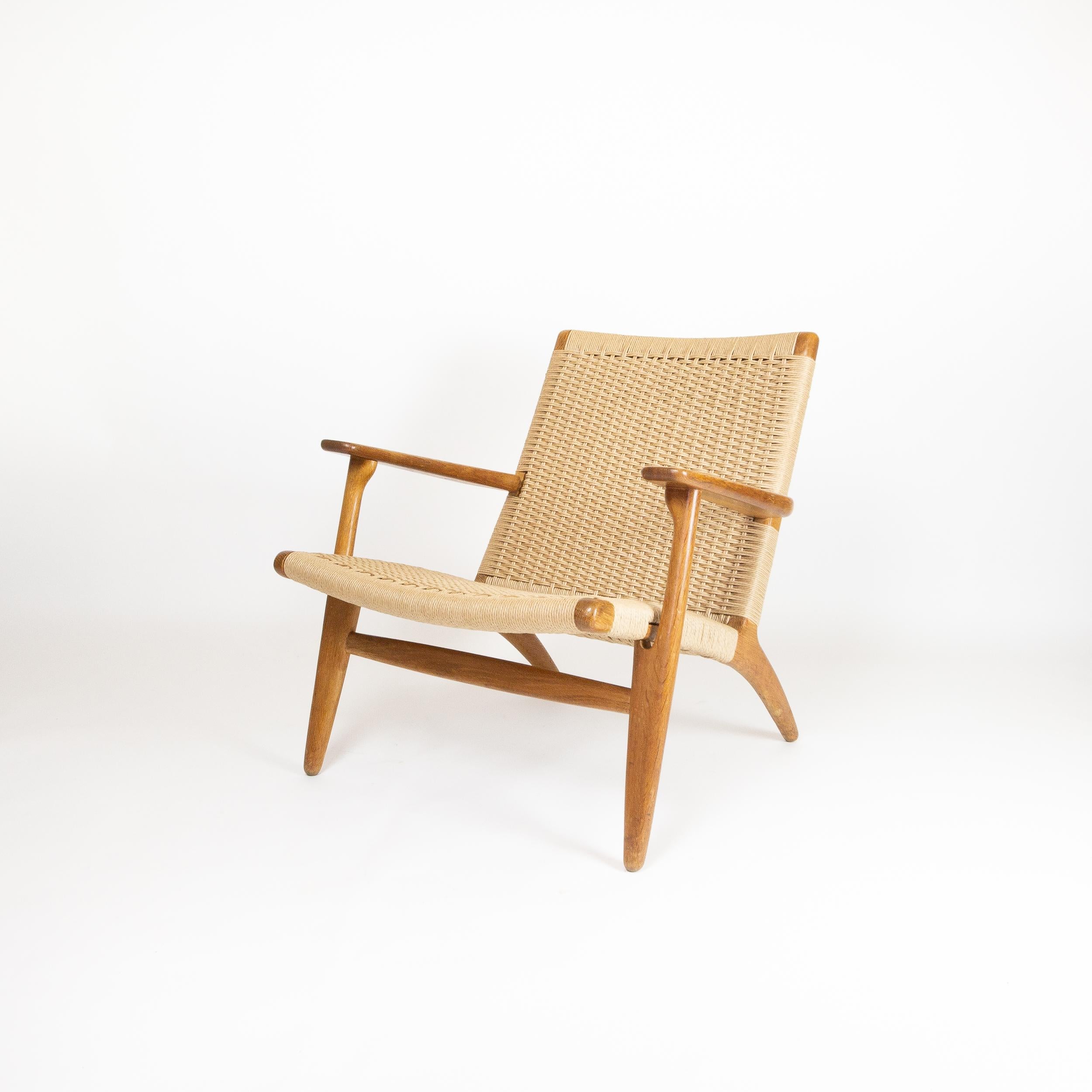 Mid-Century Modern CH25 Lounge Chair by Hans Wegner
