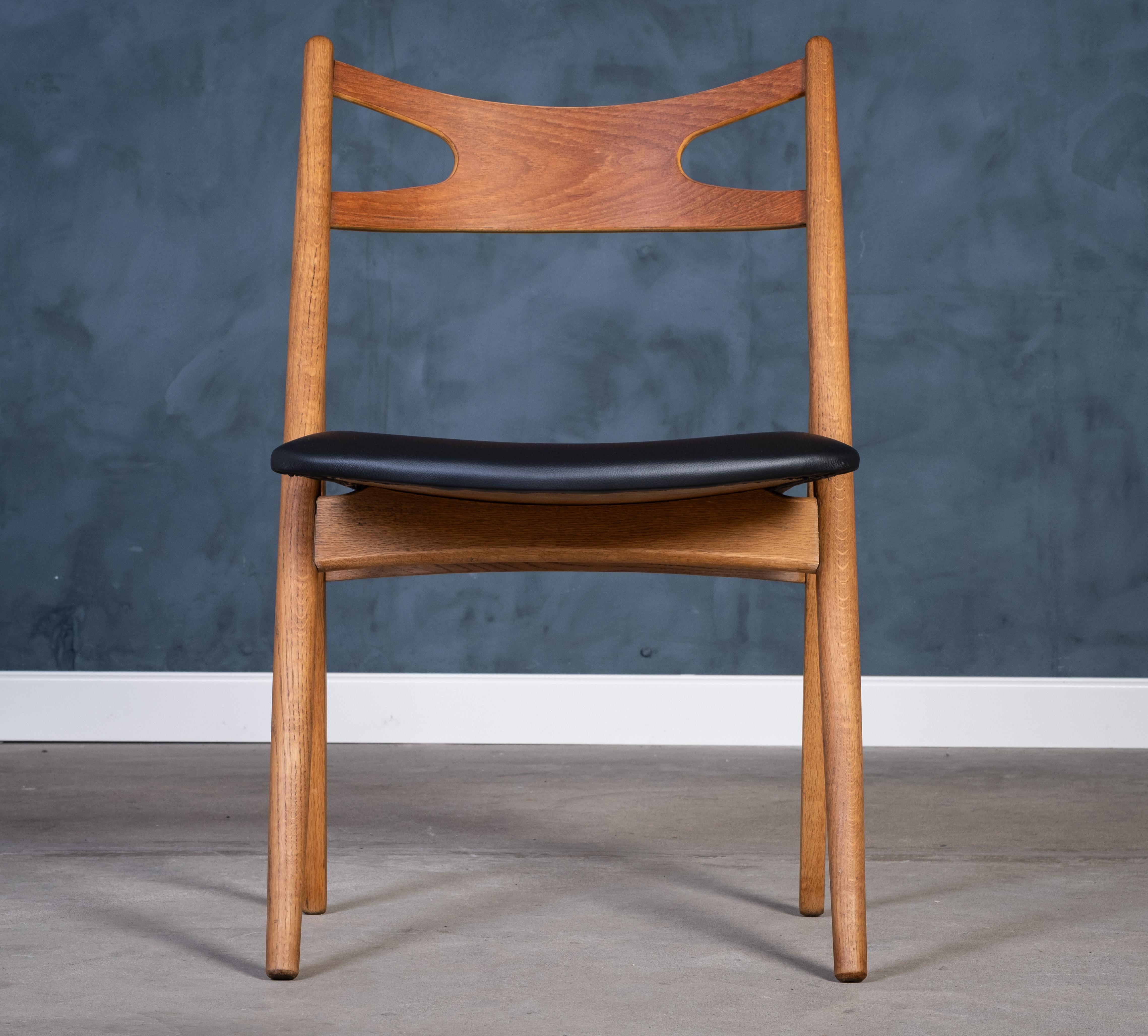 CH29 Sawbuck Chair von Hans J. Wegner für Carl Hansen & Søn, 1960er Jahre im Zustand „Gut“ im Angebot in Nørre Aaby, DK