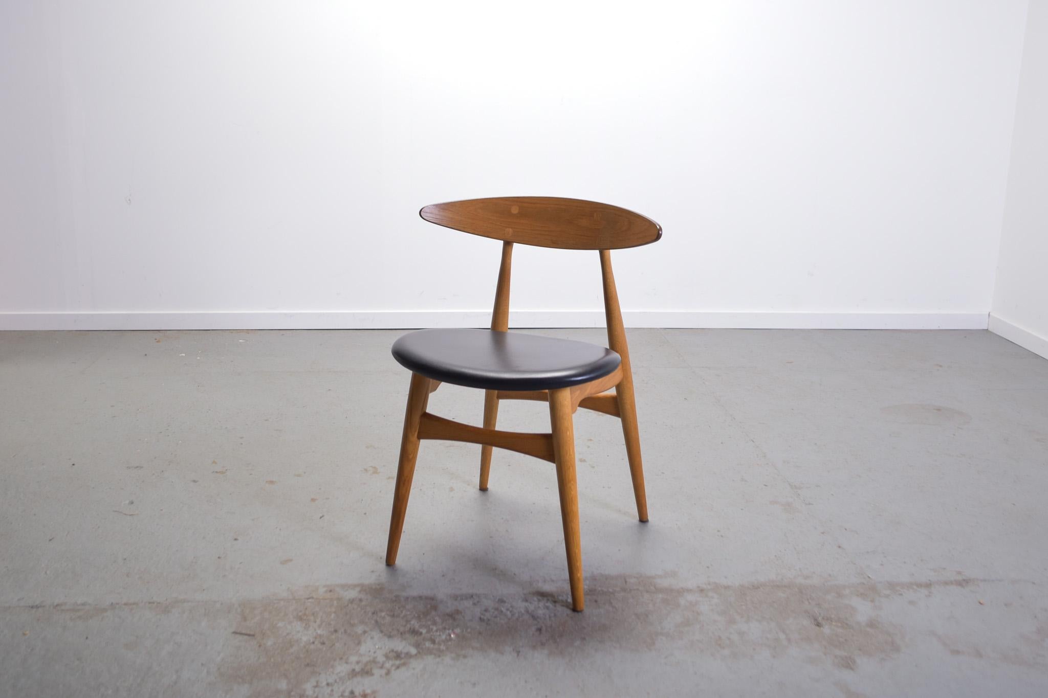 CH33 dining chairs designed by Hans J. Wegner for Carl Hansen 6
