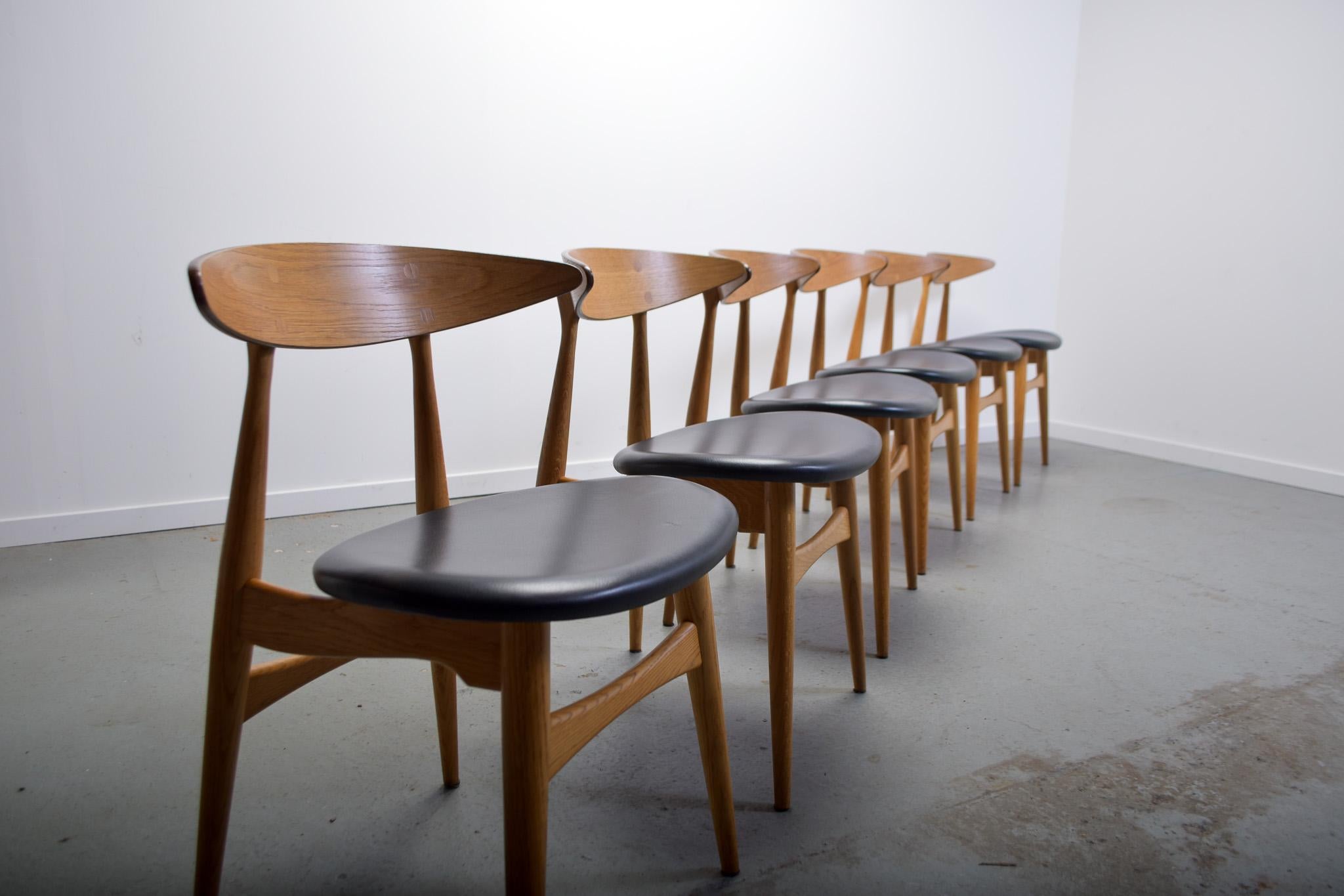 Danish CH33 dining chairs designed by Hans J. Wegner for Carl Hansen