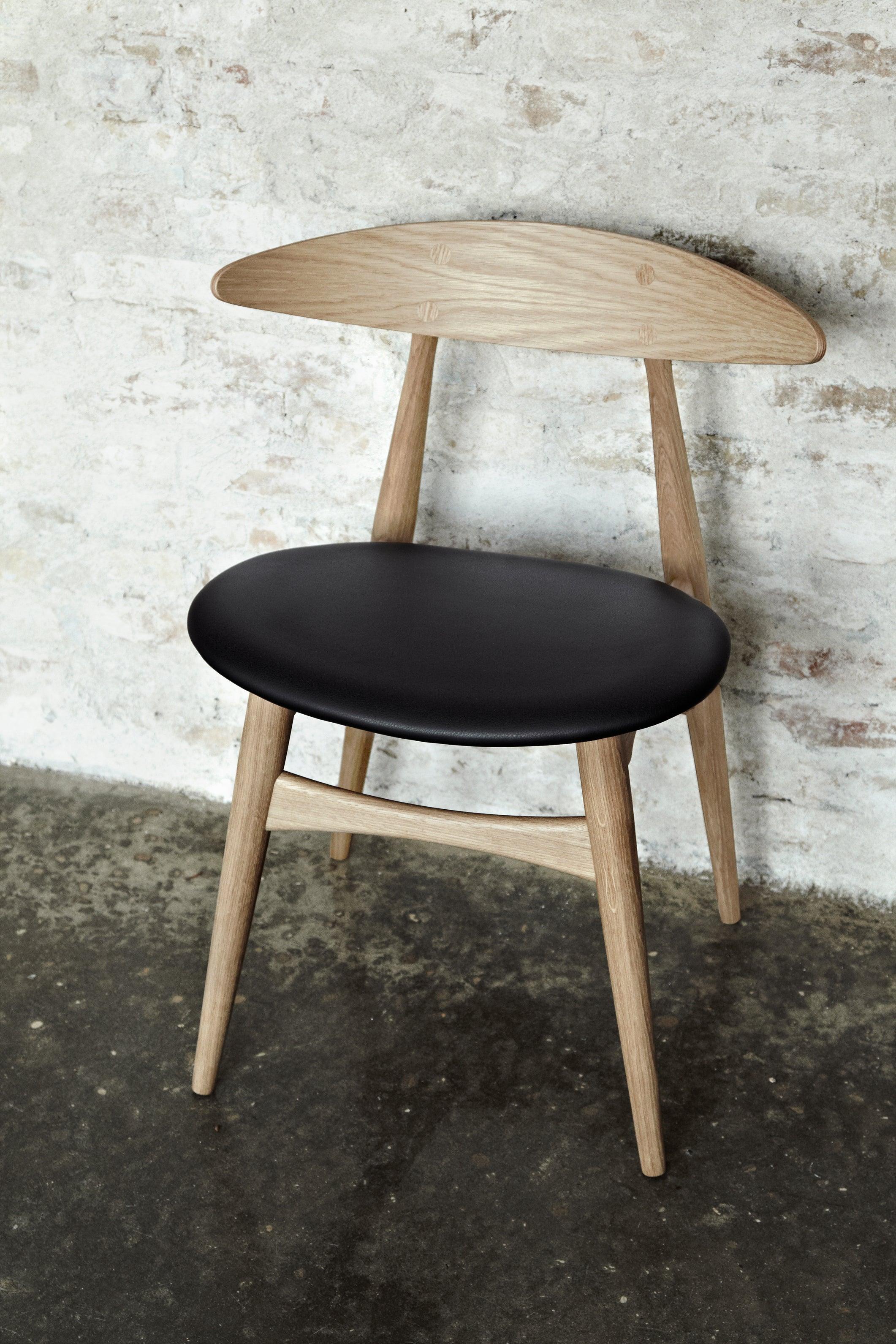 Contemporary CH33P Dining Chair in Oak Painted Black & Thor 301 Leather by Hans J. Wegner