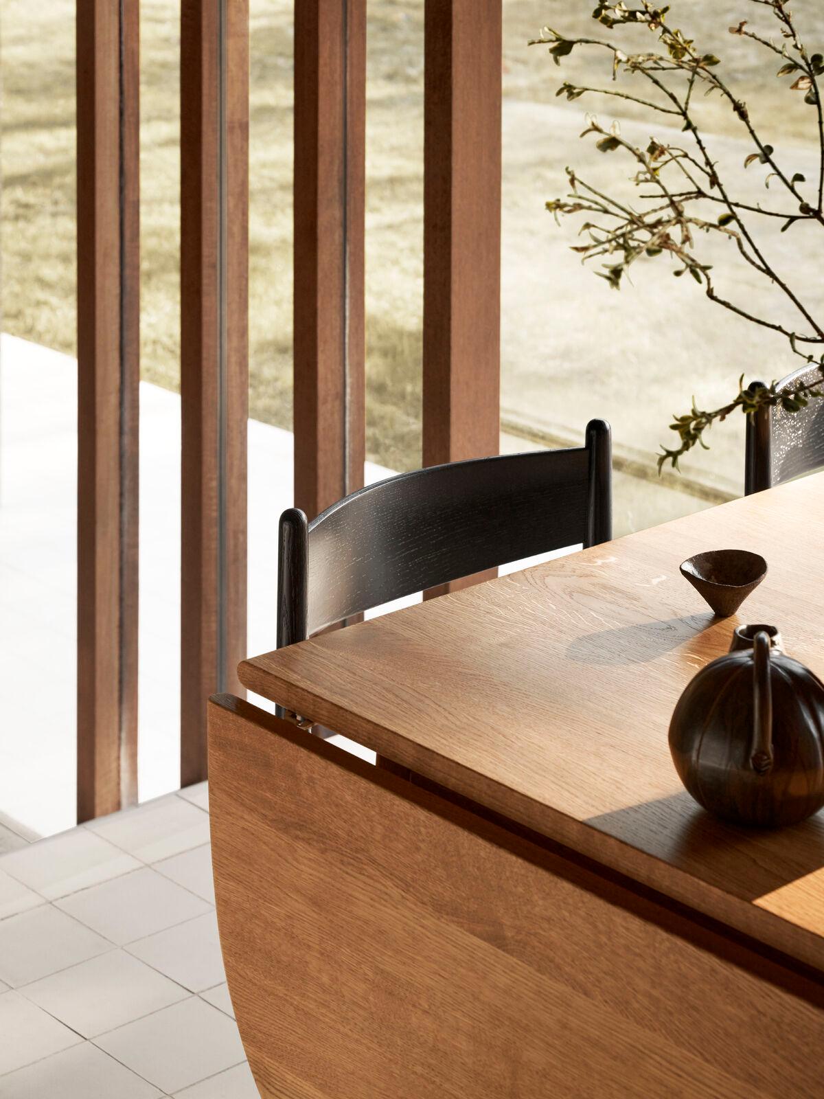 CH36 Esszimmerstuhl aus Buchenholz, schwarz lackiert und mit natürlicher Papierkordel (Holz) im Angebot