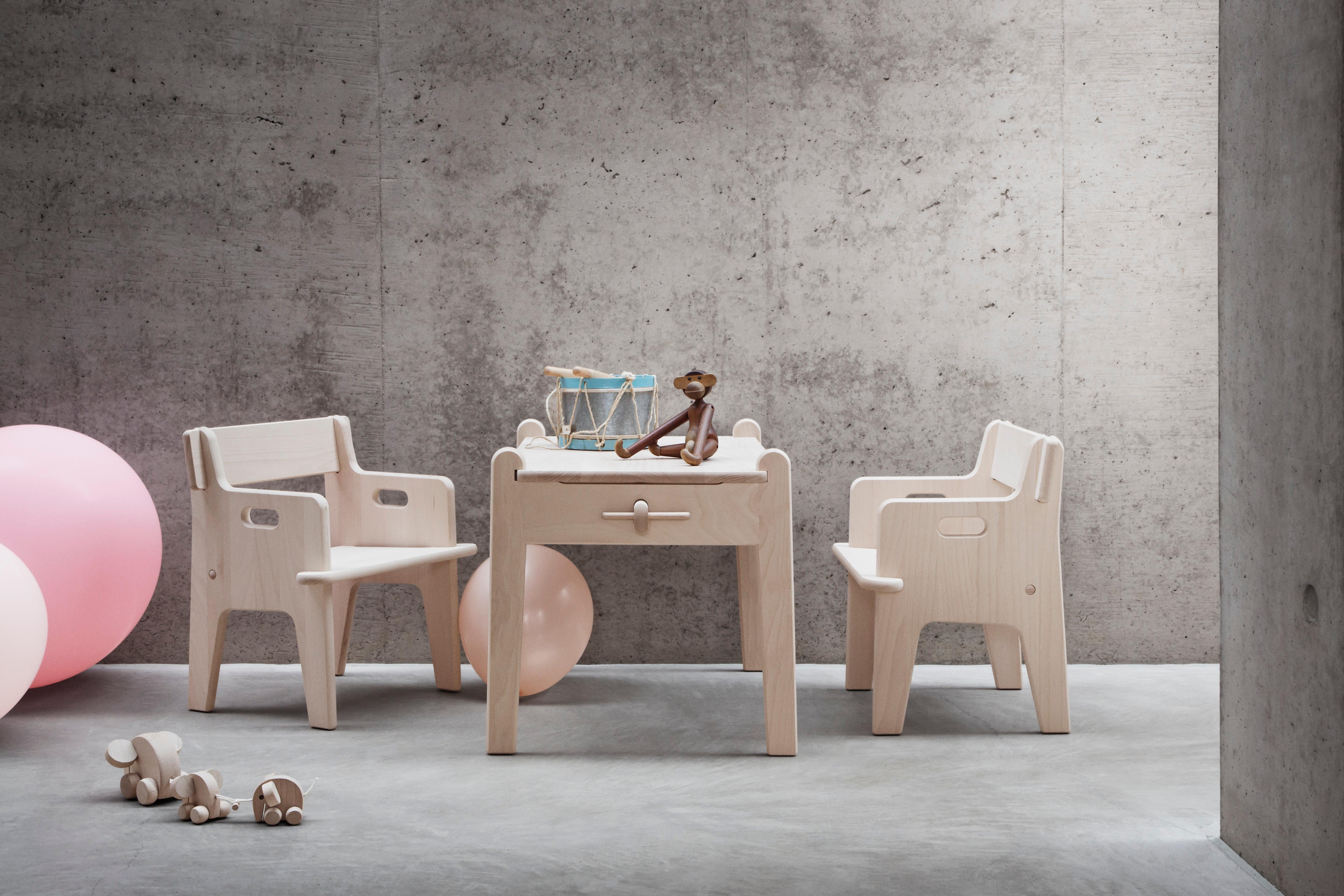CH411 Mesa Peter en madera de haya sin tratar de Hans J. Wegner Moderno