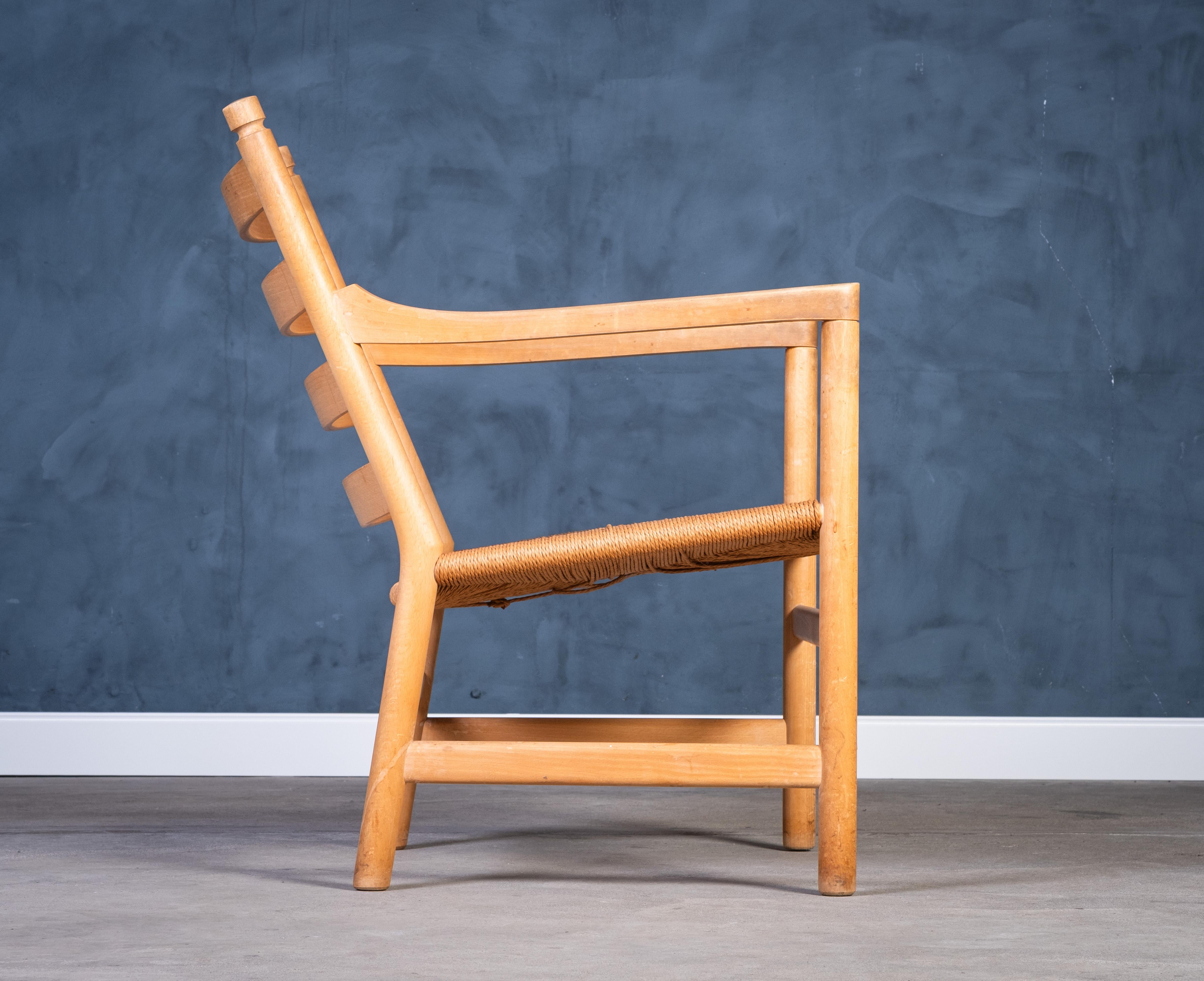 Corde en papier Chaise longue CH44 en Beeche par Hans J. Wegner pour Carl Hansen & Søn, années 1960 en vente