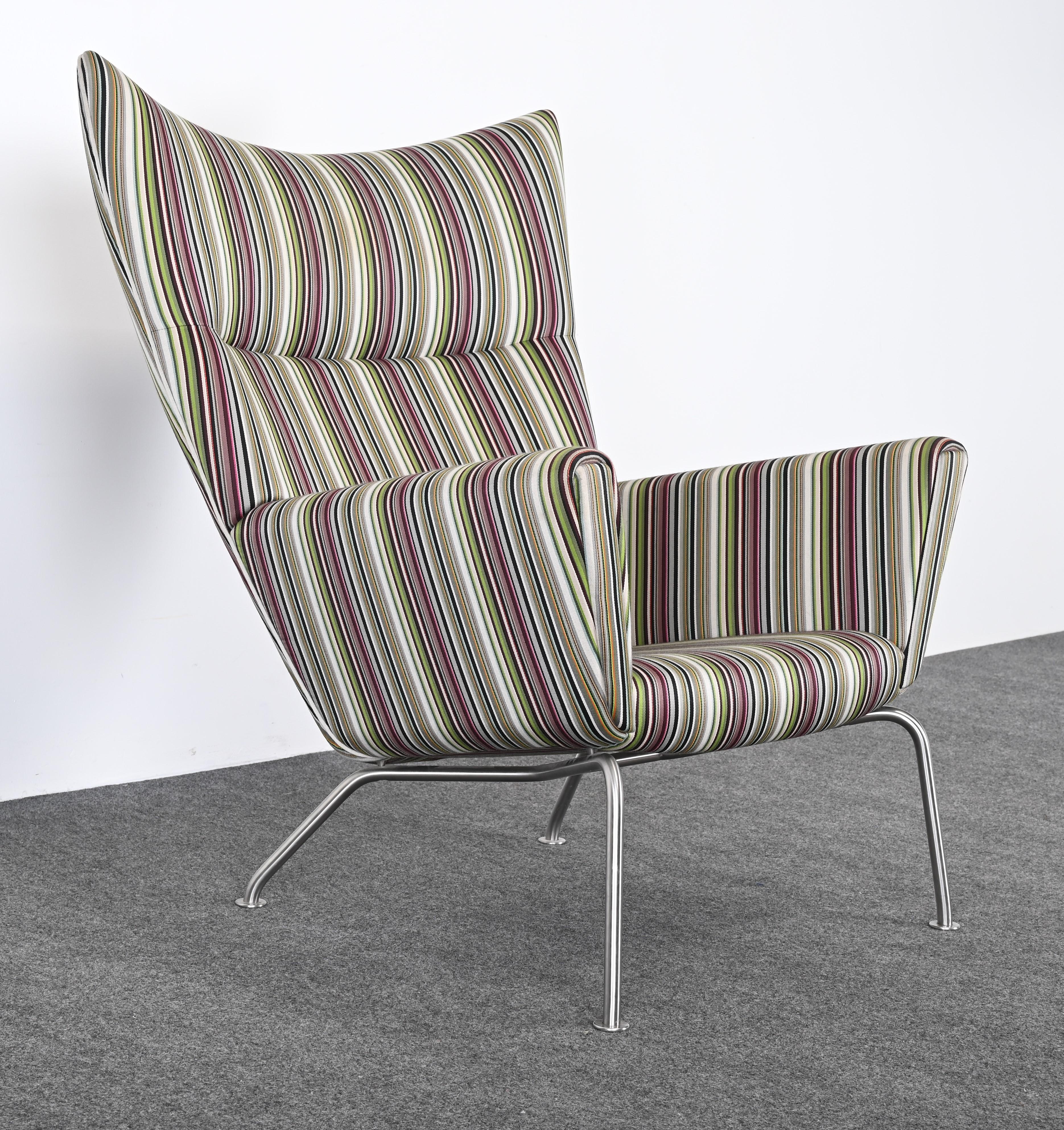 CH445 Wing Lounge Chair Designed by Hans Wegner for Carl Hansen & Son, 2006 2