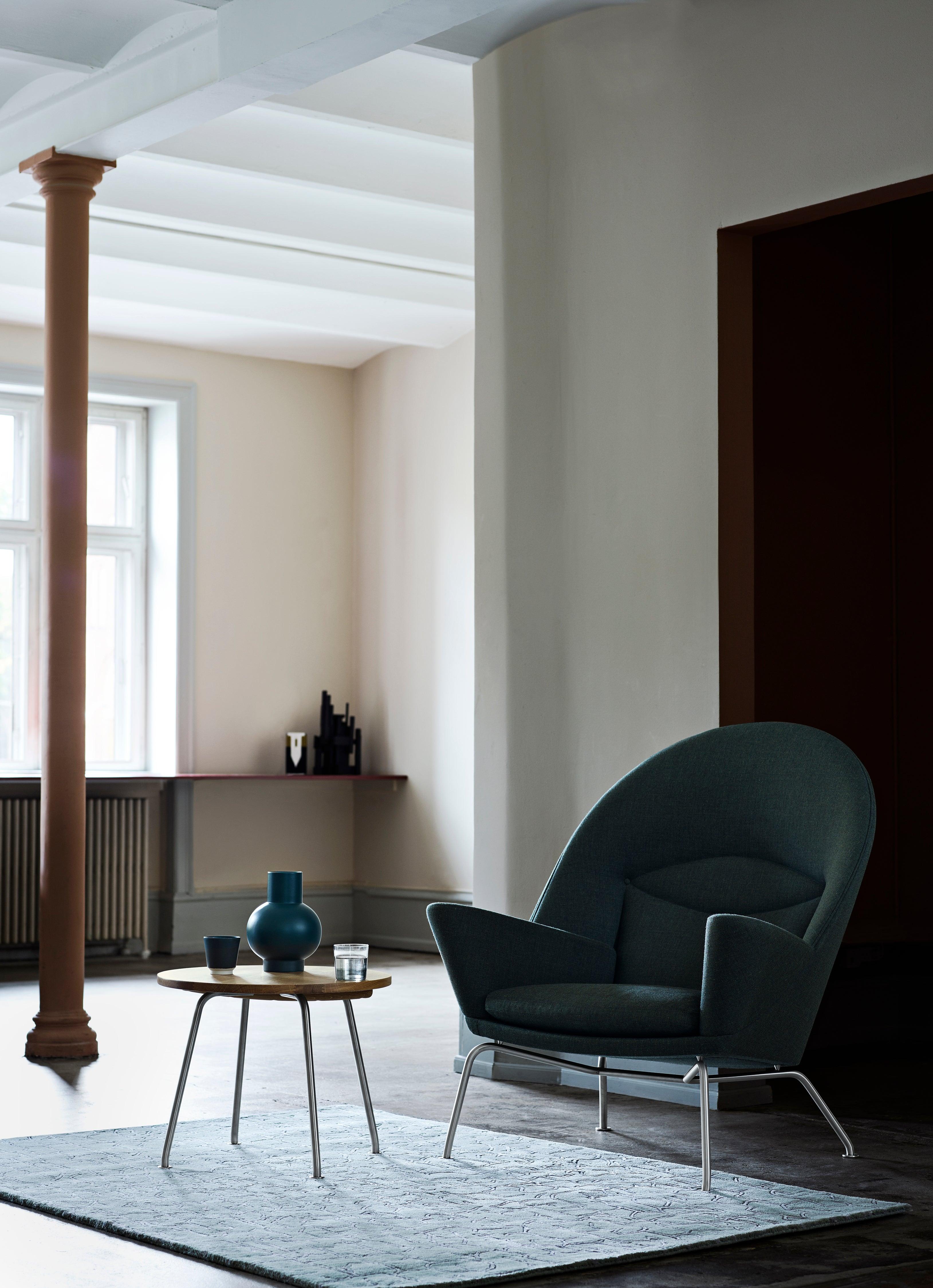 Fabric CH468 Oculus Chair in Hallingdal65 180 Leather by Hans J. Wegner