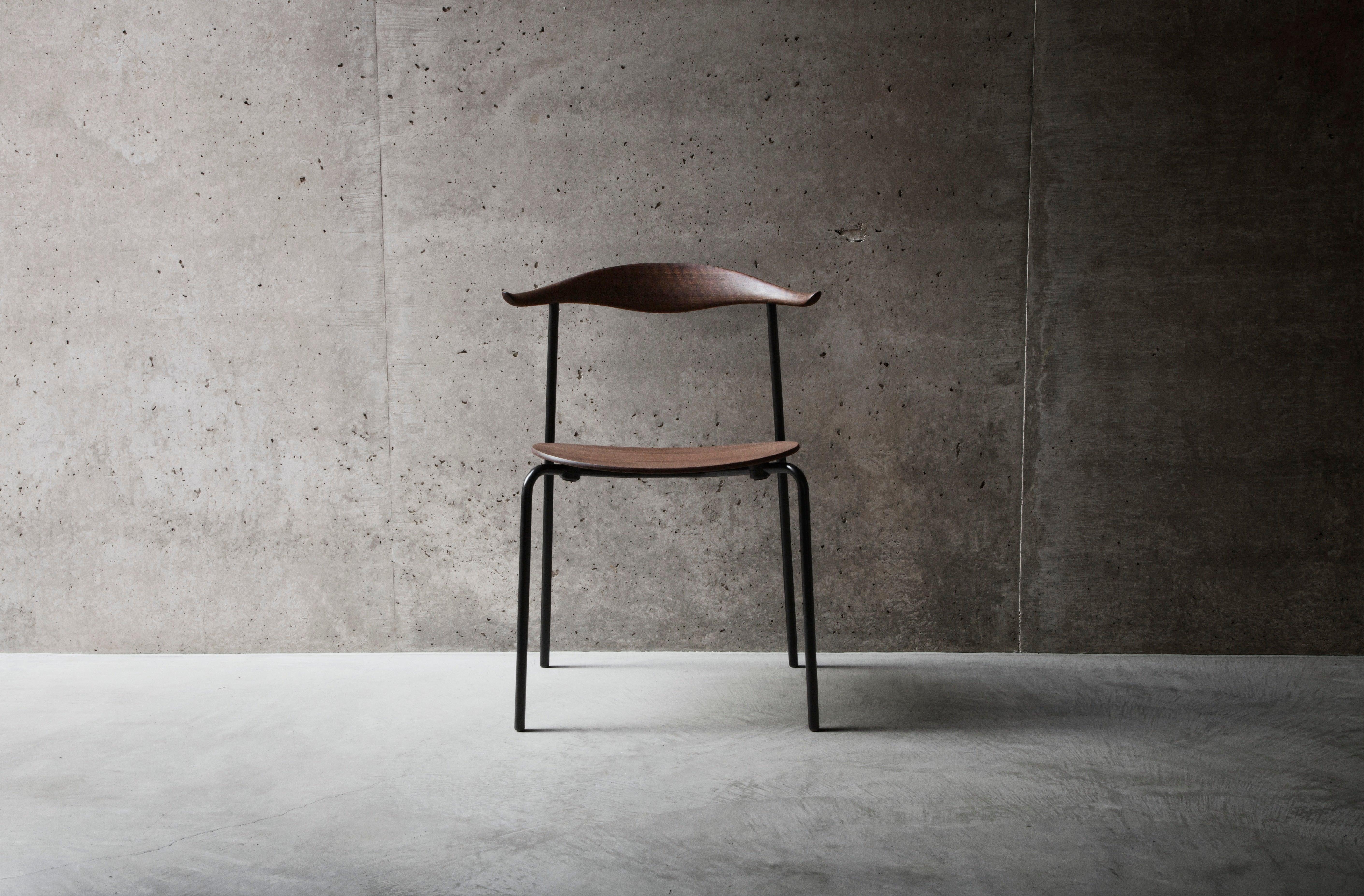 CH88T Dining Chair in Oak Smoked Stain & Black Steel Base by Hans J. Wegner 7