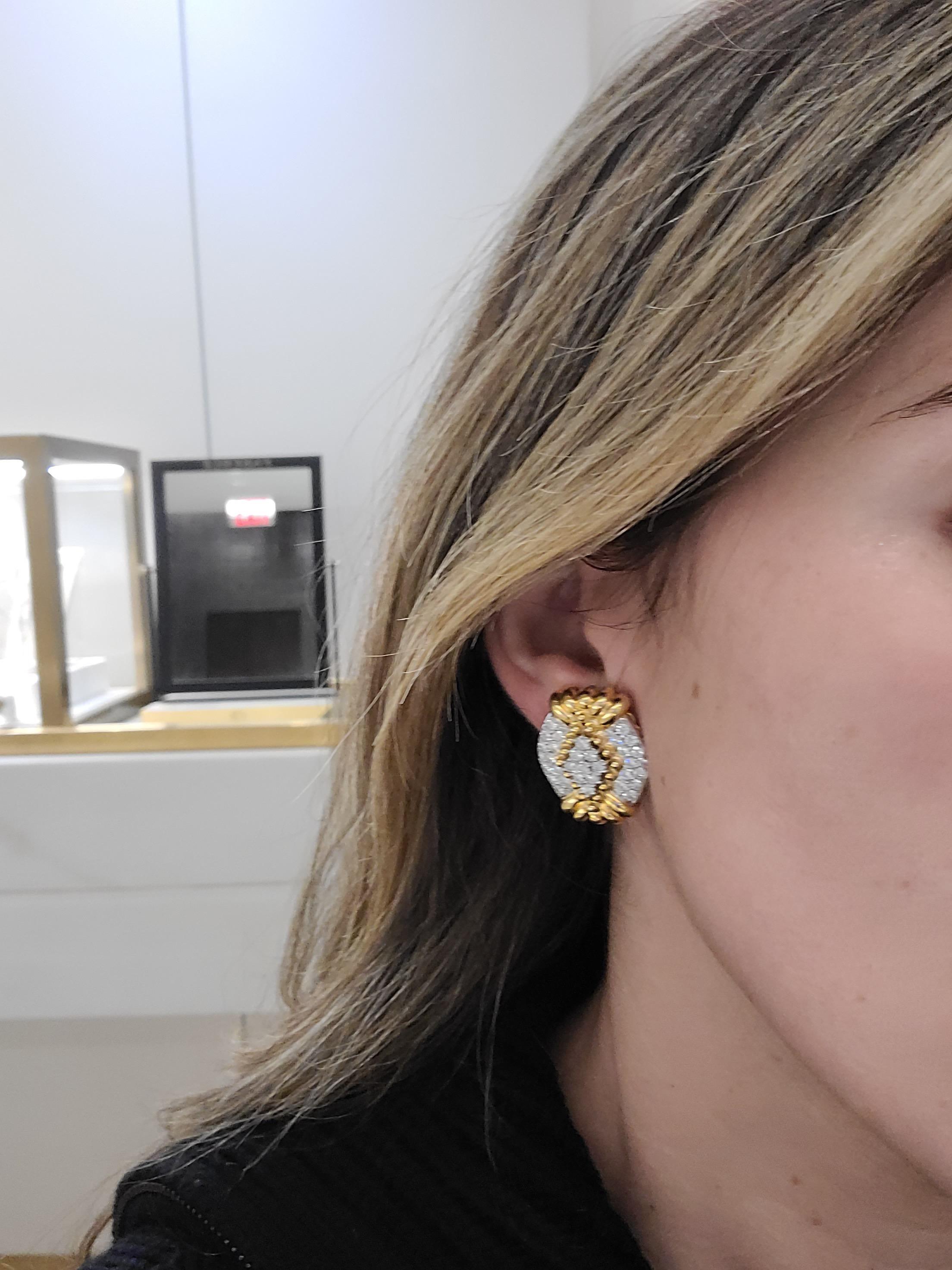 Chaavae Ovale Ohrringe aus 18 Karat Gold und Platin, 3,50 Karat Diamanten, Modified im Zustand „Neu“ im Angebot in New York, NY