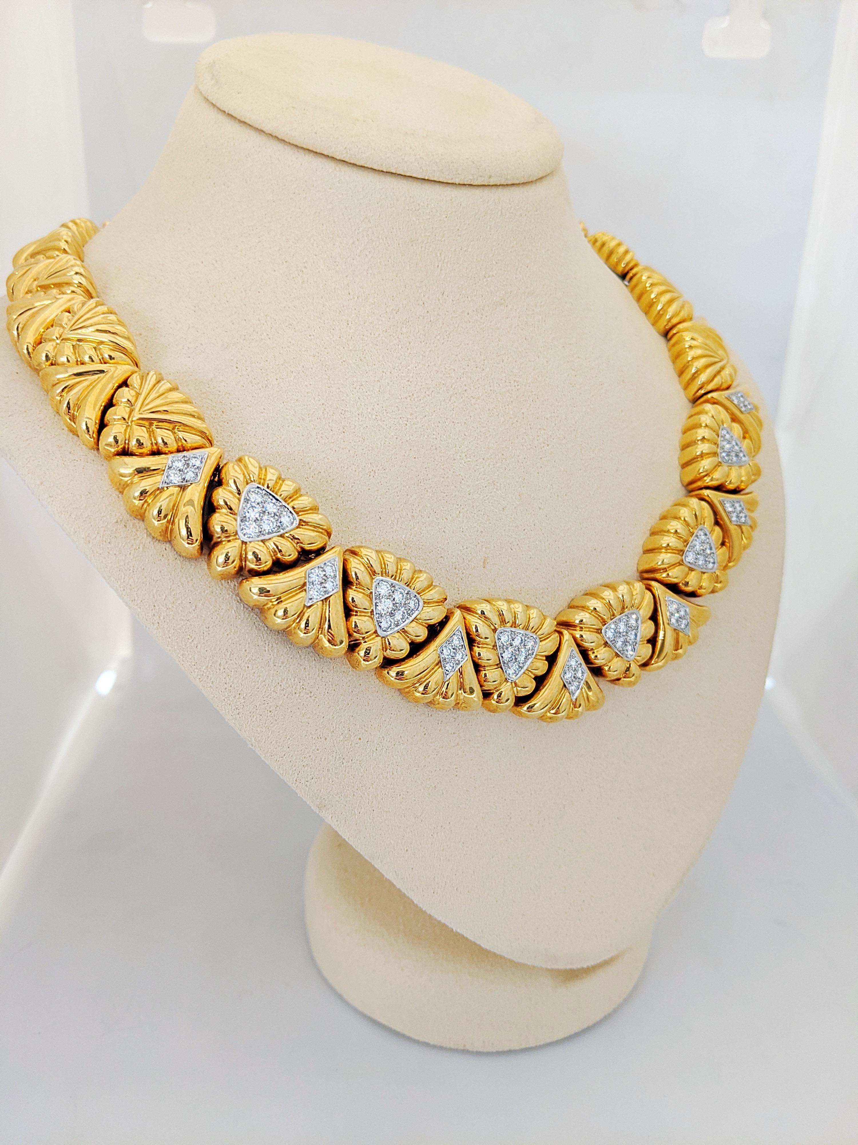 Chaavae Platinum and 18 Karat Yellow Gold and 2.92 Carat Diamond Collar Necklace For Sale 3