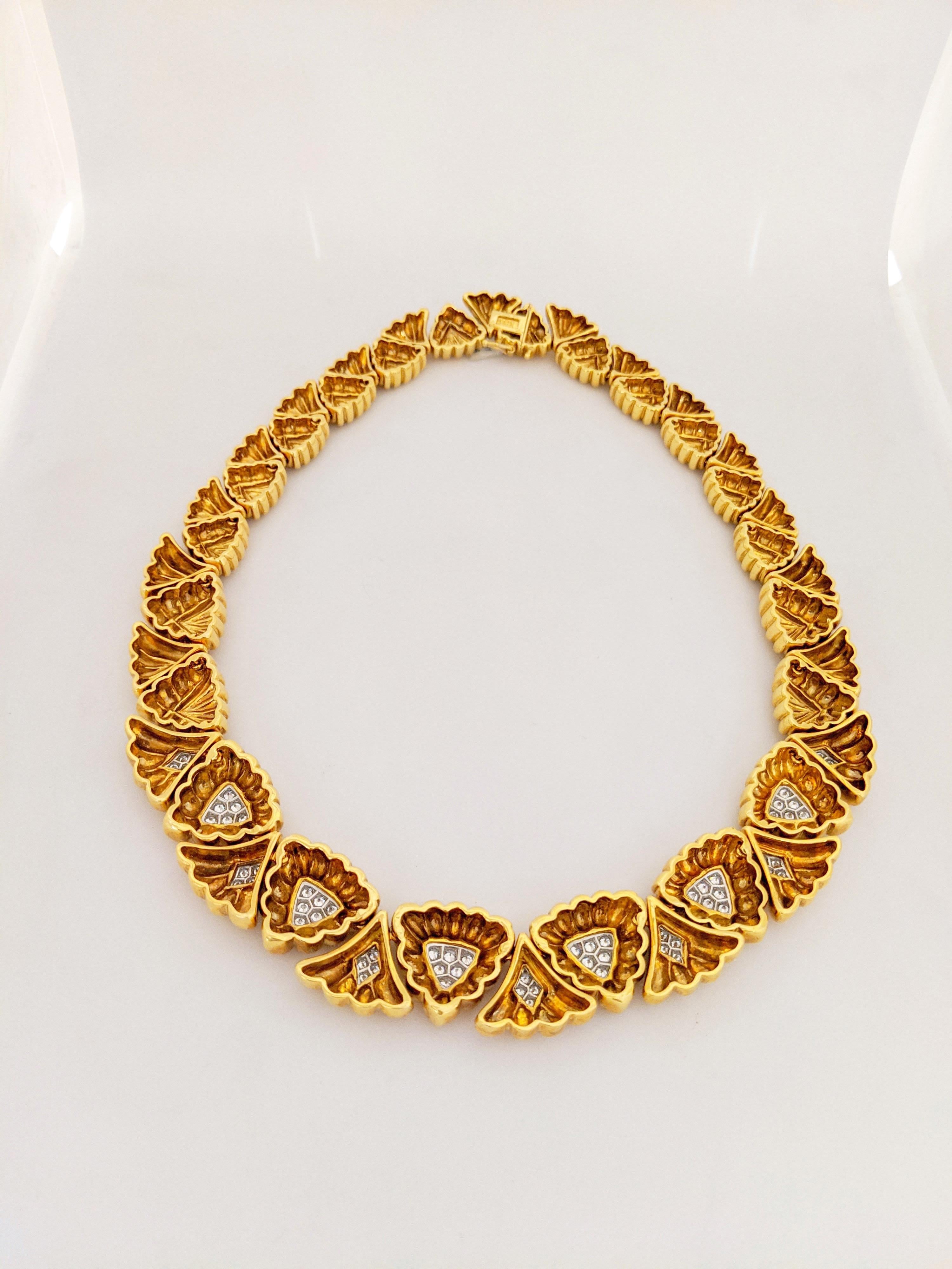 Chaavae Platinum and 18 Karat Yellow Gold and 2.92 Carat Diamond Collar Necklace For Sale 1