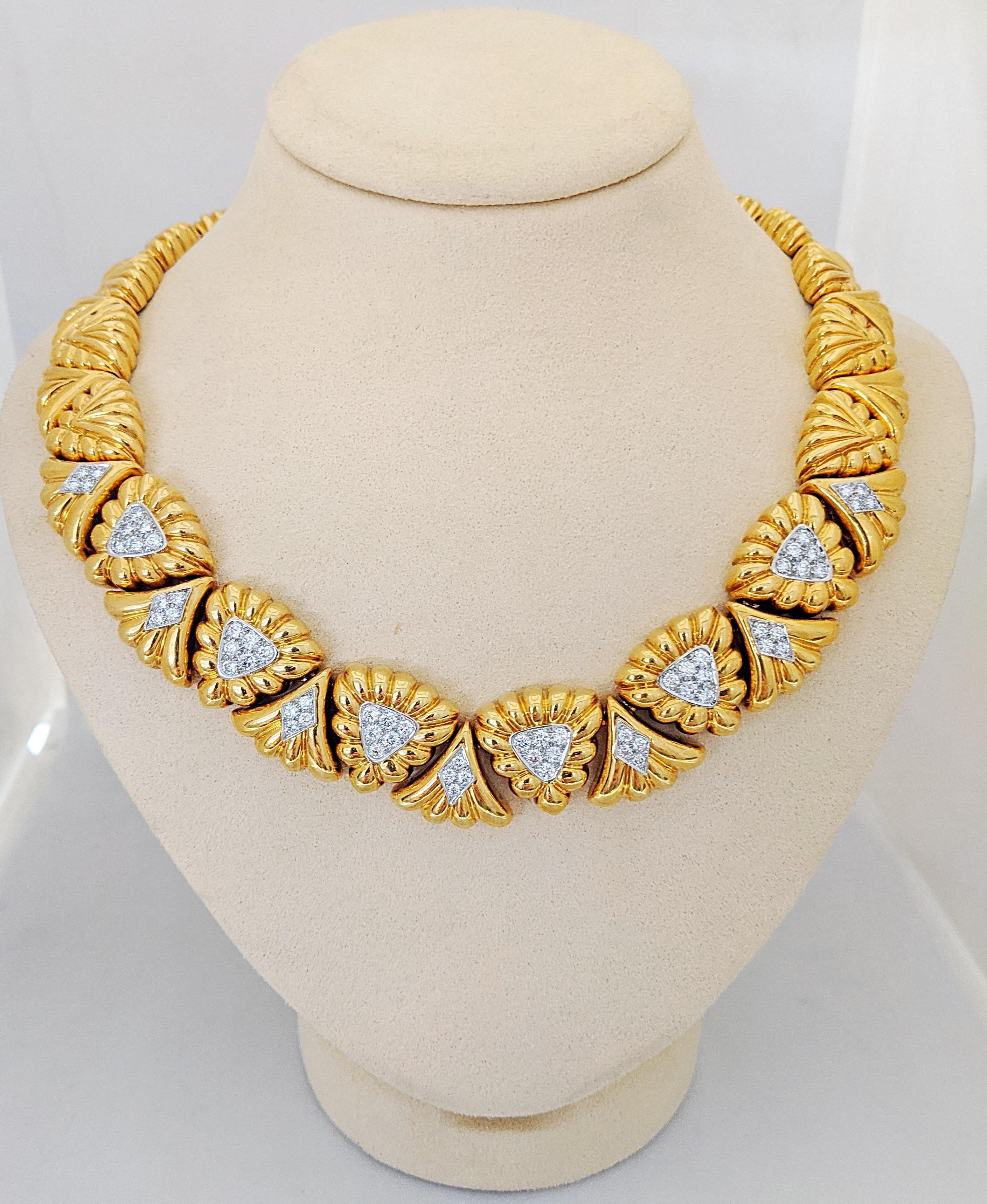 Chaavae Platinum and 18 Karat Yellow Gold and 2.92 Carat Diamond Collar Necklace For Sale 2