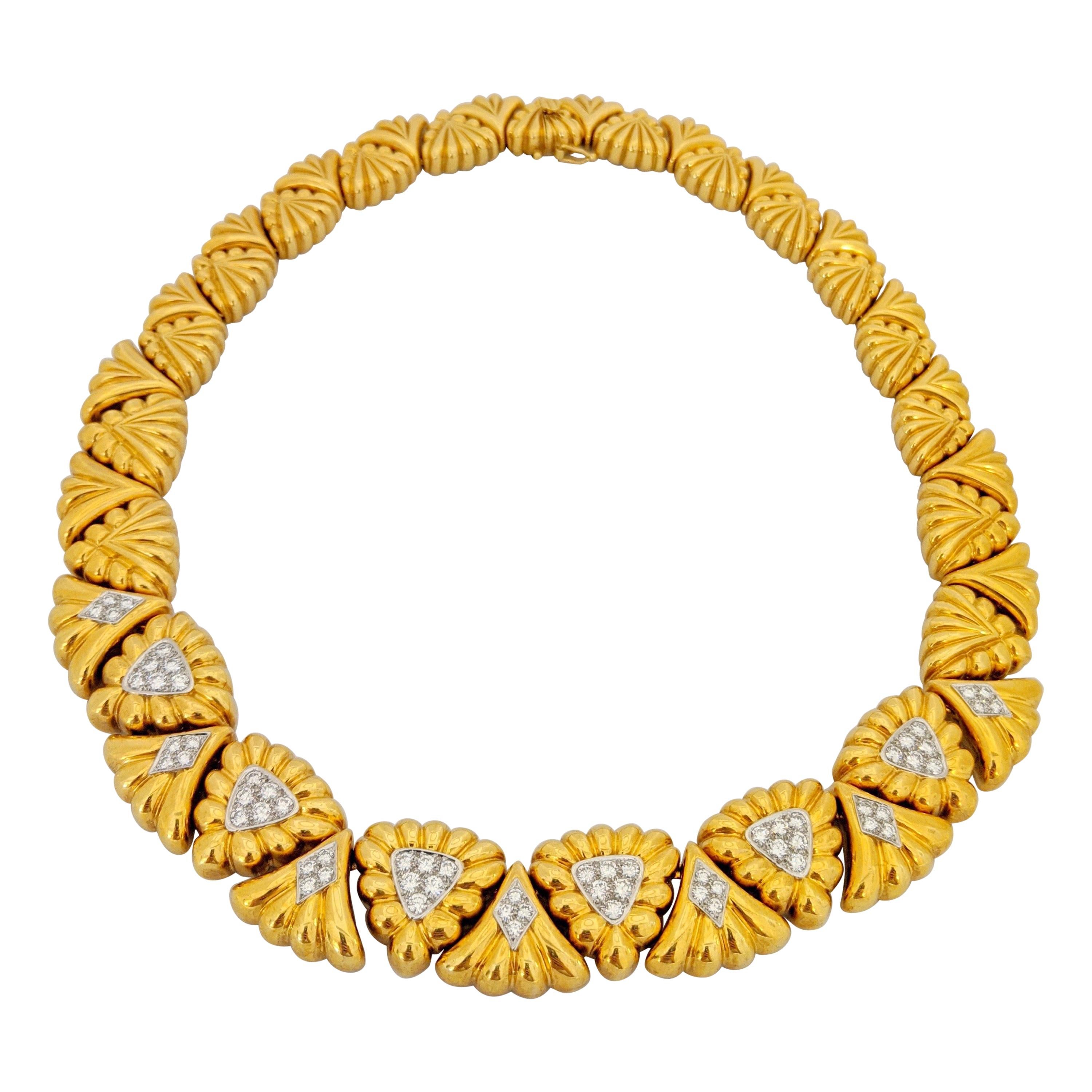 Chaavae Platinum and 18 Karat Yellow Gold and 2.92 Carat Diamond Collar Necklace For Sale