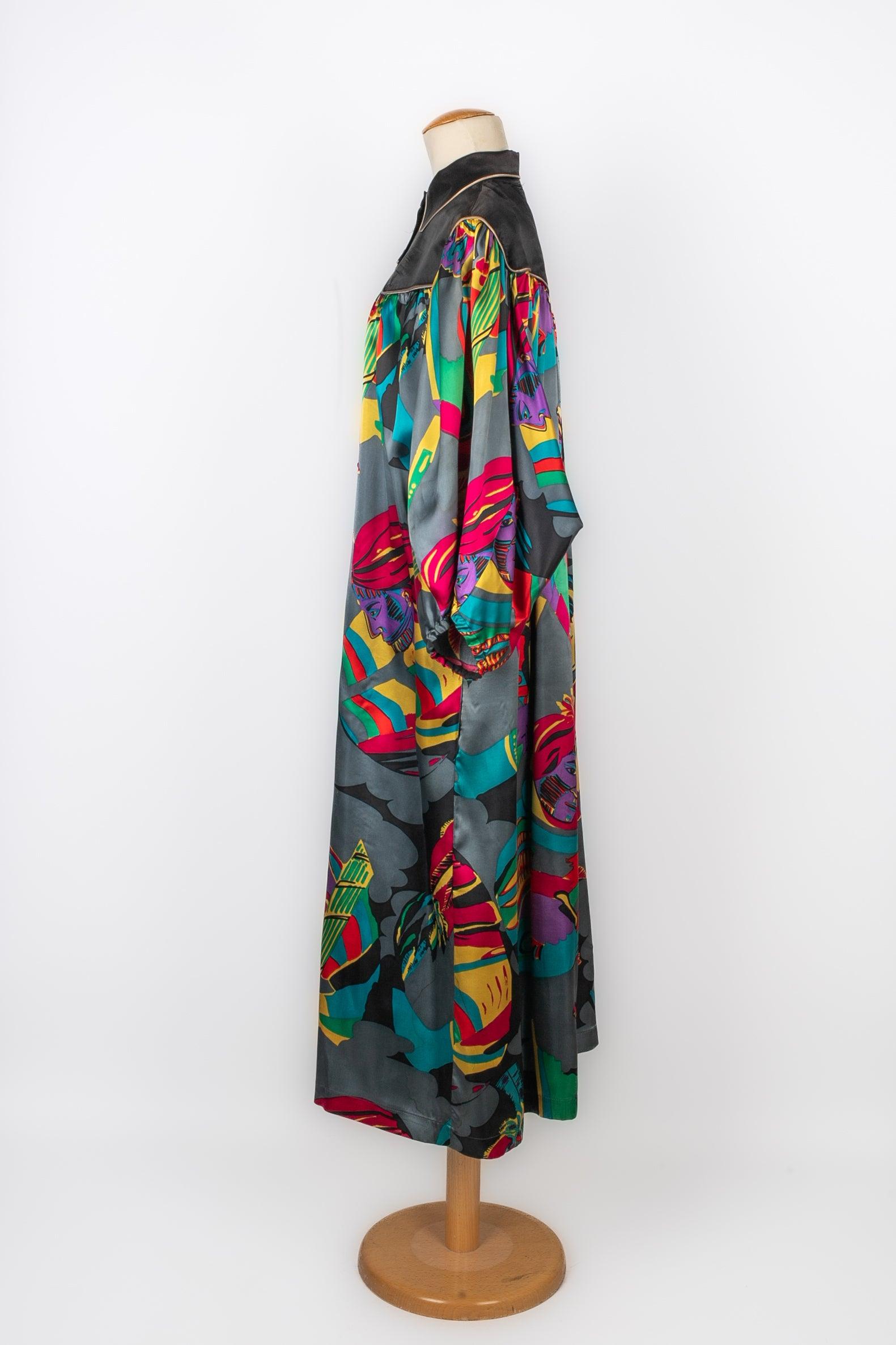 Chacok Long Multicolored Dress with Faces Design In Good Condition For Sale In SAINT-OUEN-SUR-SEINE, FR