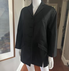 Giacca architettonica in raso nero Chado Ralph Rucci, collezione Iris Apfel