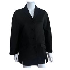 Giacca architettonica in raso nero Chado Ralph Rucci, collezione Iris Apfel