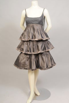 Abito in seta e lana con corpetto impero e scialle di seta abbinato di Chado Ralph Rucci