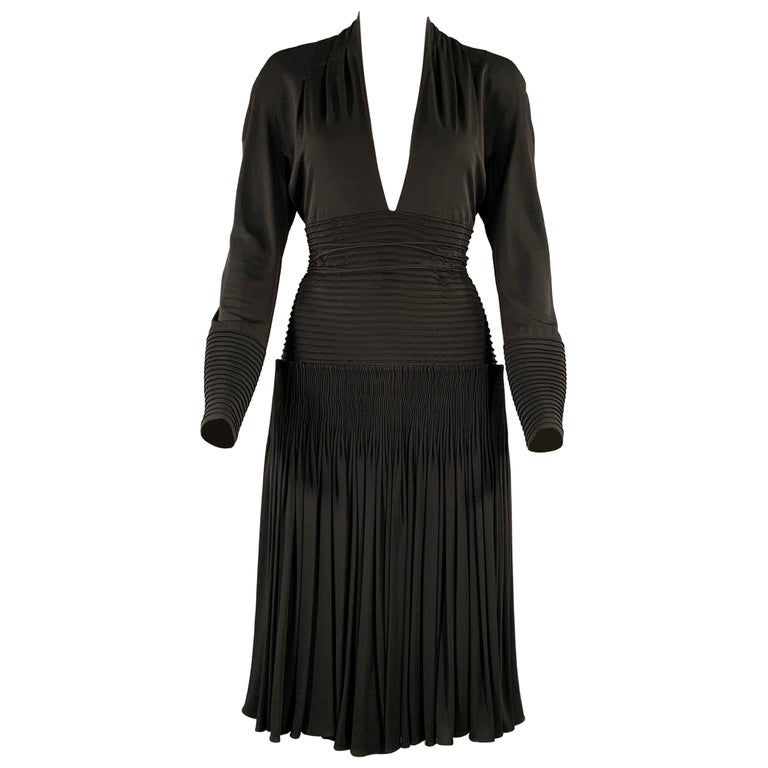 CHADO RALPH RUCCI Size M Black Pleated Deep Neck Knee-Length Dress For Sale  at 1stDibs