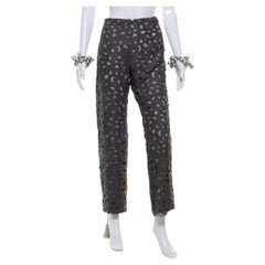 Chado Ralph Rucci: pantaloni da sera a tre strati con ricami traforati, chiffon stampato e perline