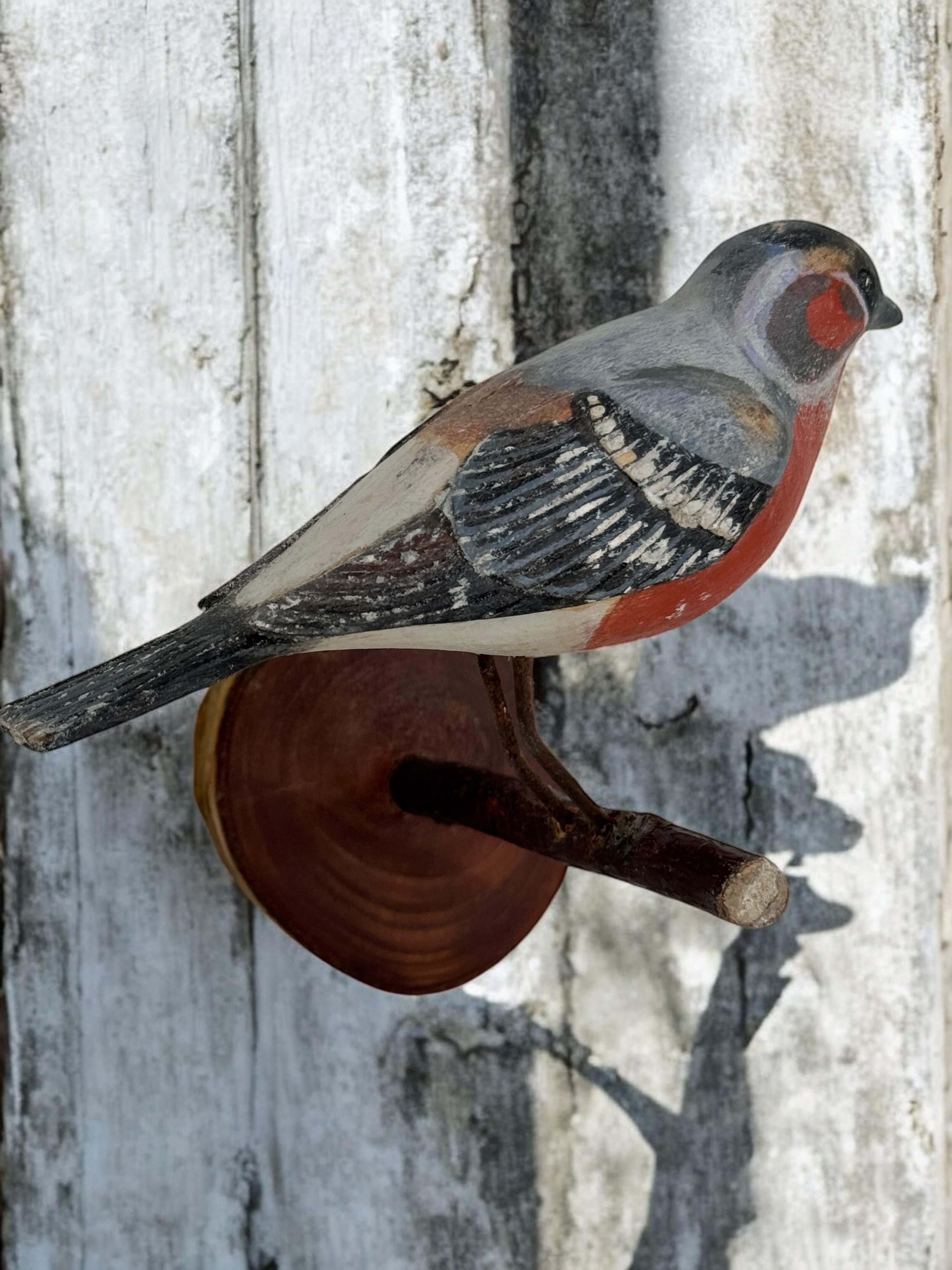 Buchfink Vichtauer Handgeschnitzter Holzvogel Schwarzwälder Volkskunst, Österreich, 1920er Jahre im Angebot 4