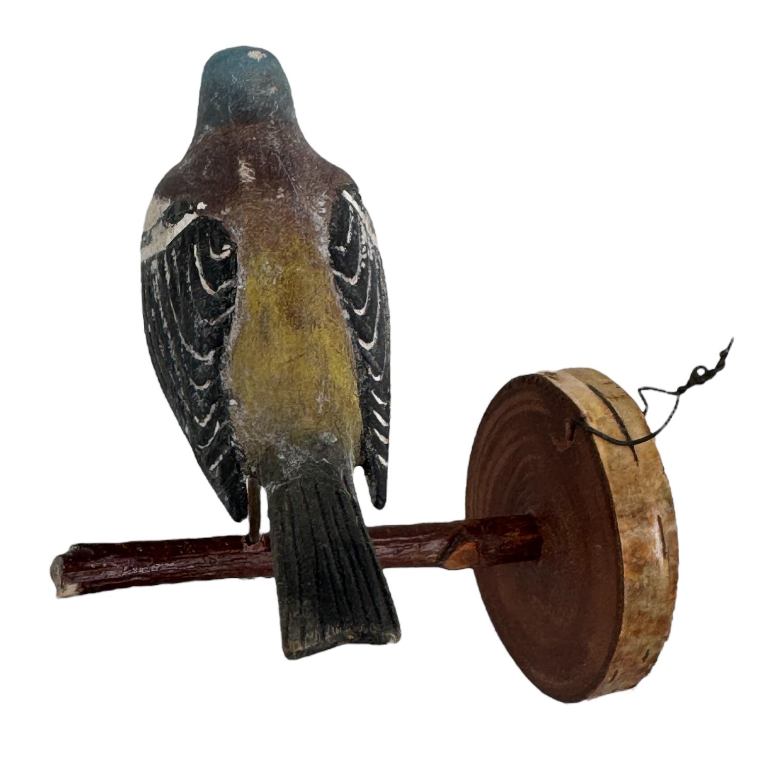 Pinzón Vichtauer Pájaro tallado a mano en madera Arte popular de la Selva Negra, Austria, años 20 principios del siglo XX