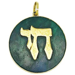 Antique Chai 14 Karat Yellow Gold Pendant Geen Colorful Malachite Gemstone