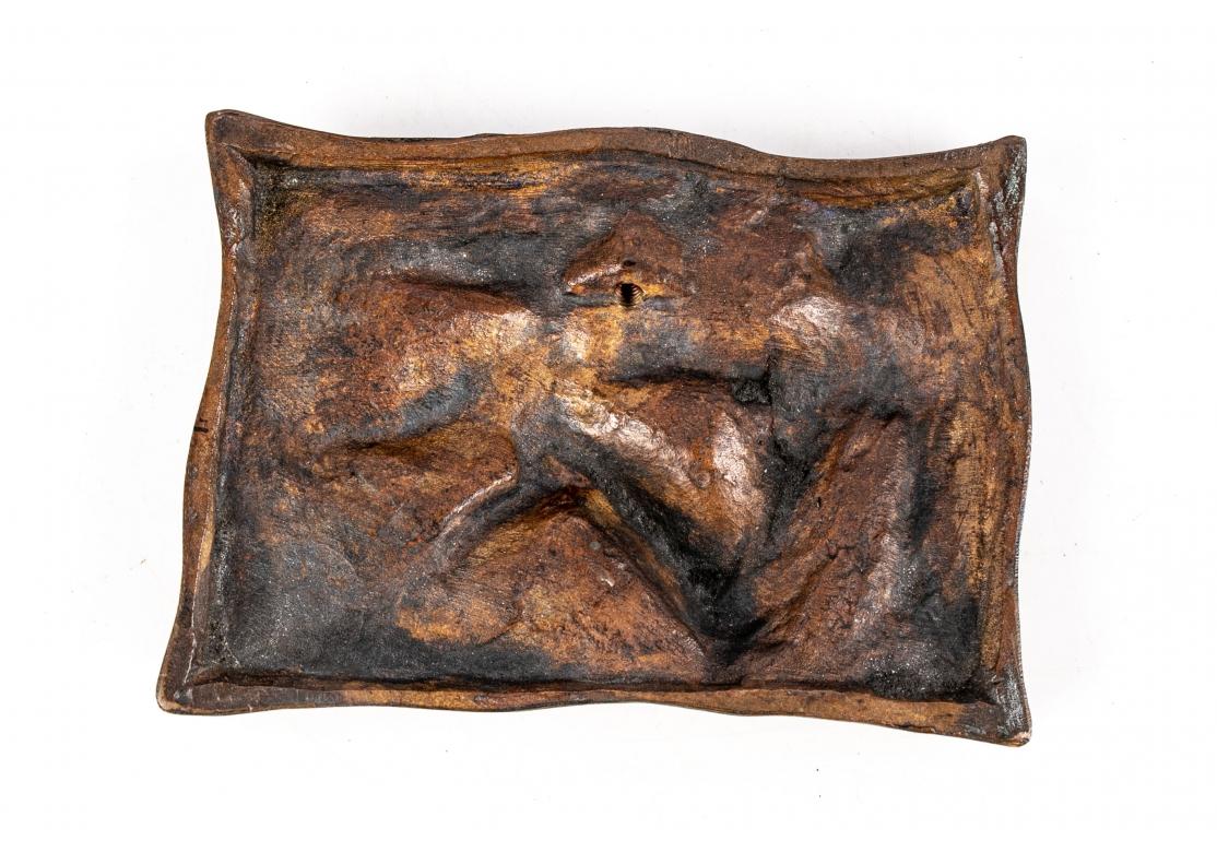 Plaque en bronze foncé coulé Chaim Gross (Autrichien/Am., 1904-1991), Mère et enfant en vente 1
