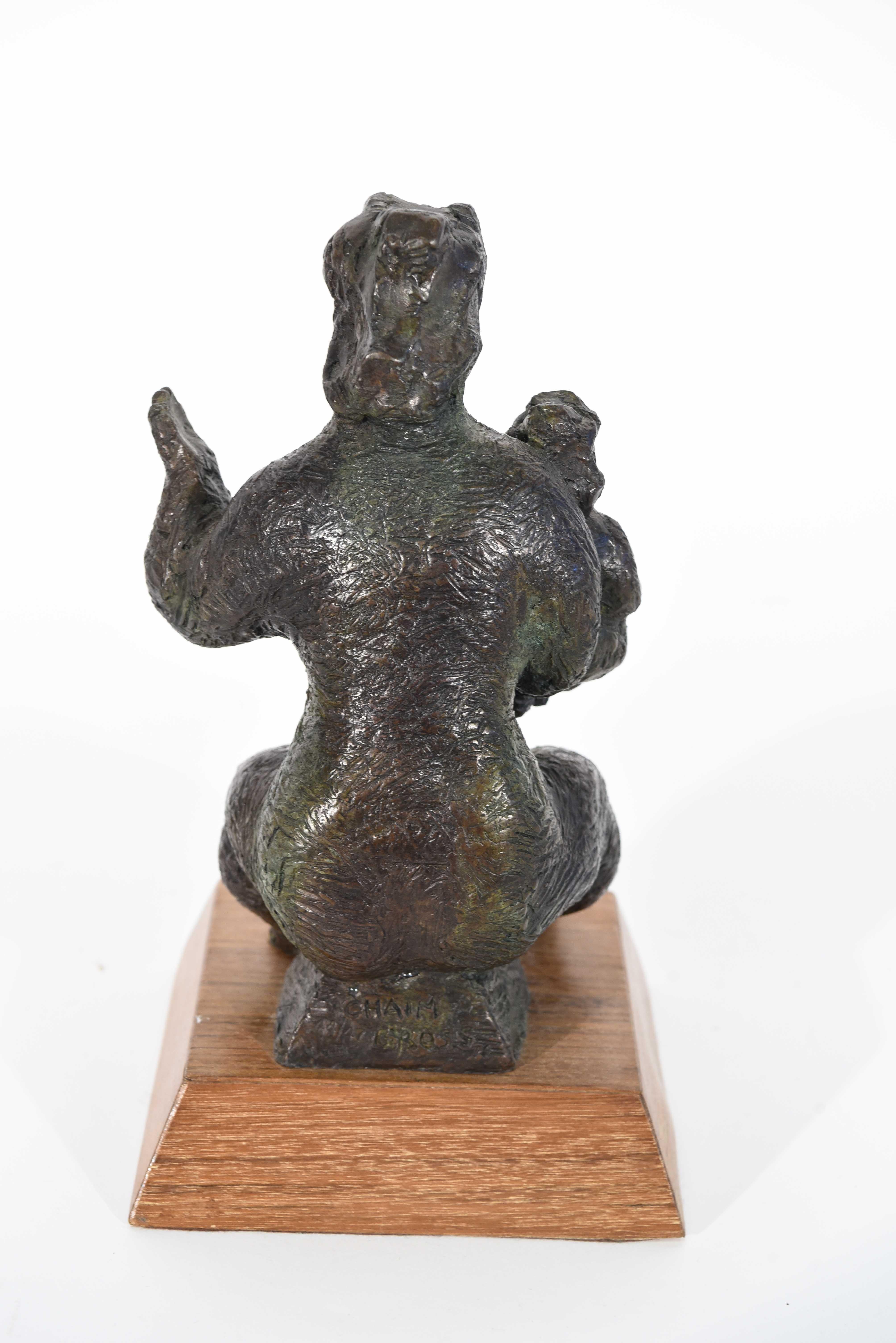 Chaim Gross „Mutter Pride“ Figurative Bronzeskulptur; Mutter und Kind (Ende des 20. Jahrhunderts) im Angebot