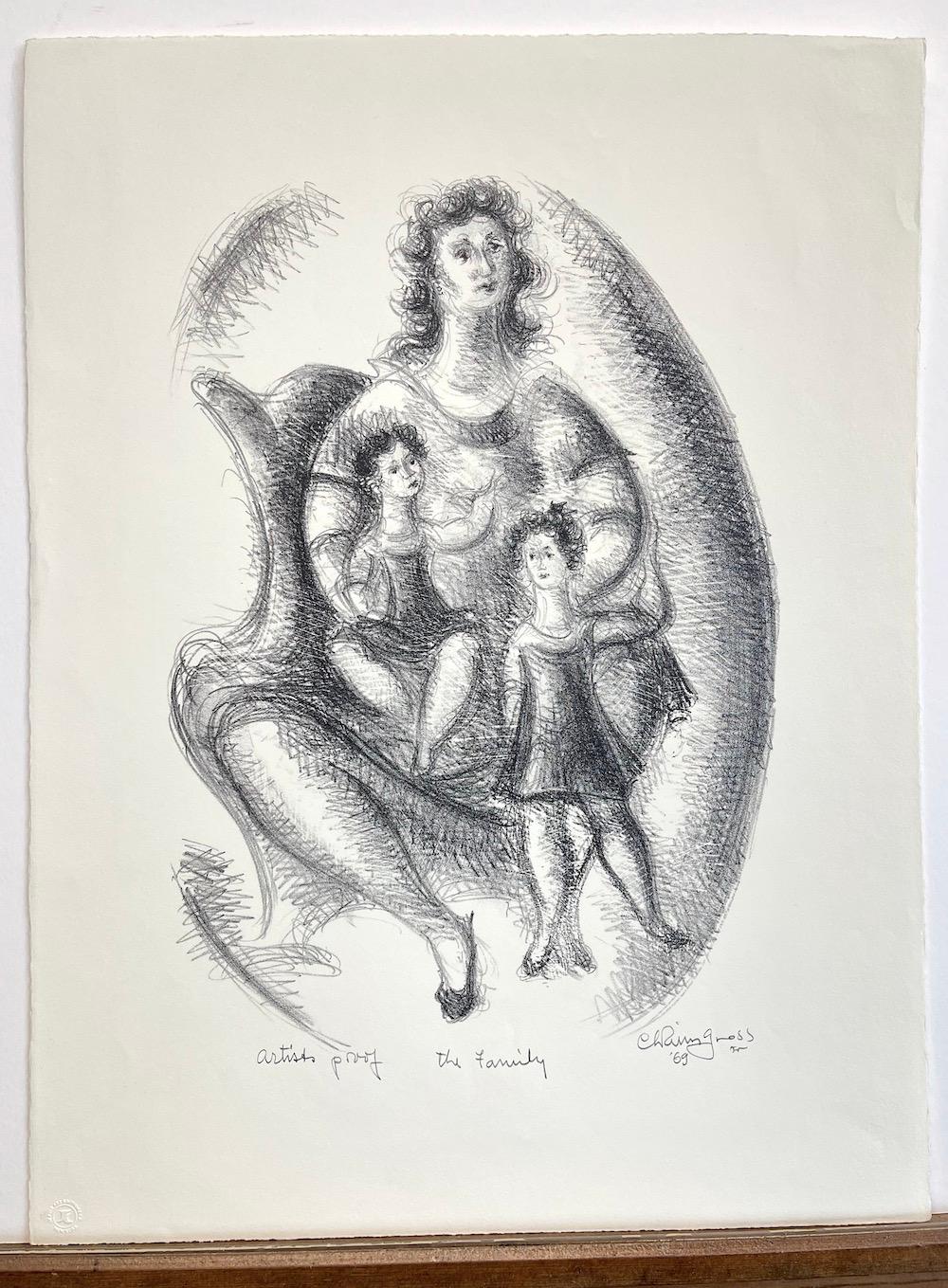 LA FAMILIA es una litografía en piedra original dibujada a mano por el célebre artista y escultor estadounidense Chaim Gross. LA FAMILIA es un dibujo ovalado en blanco y negro, expresado con sensibilidad, que representa la figura de una mujer