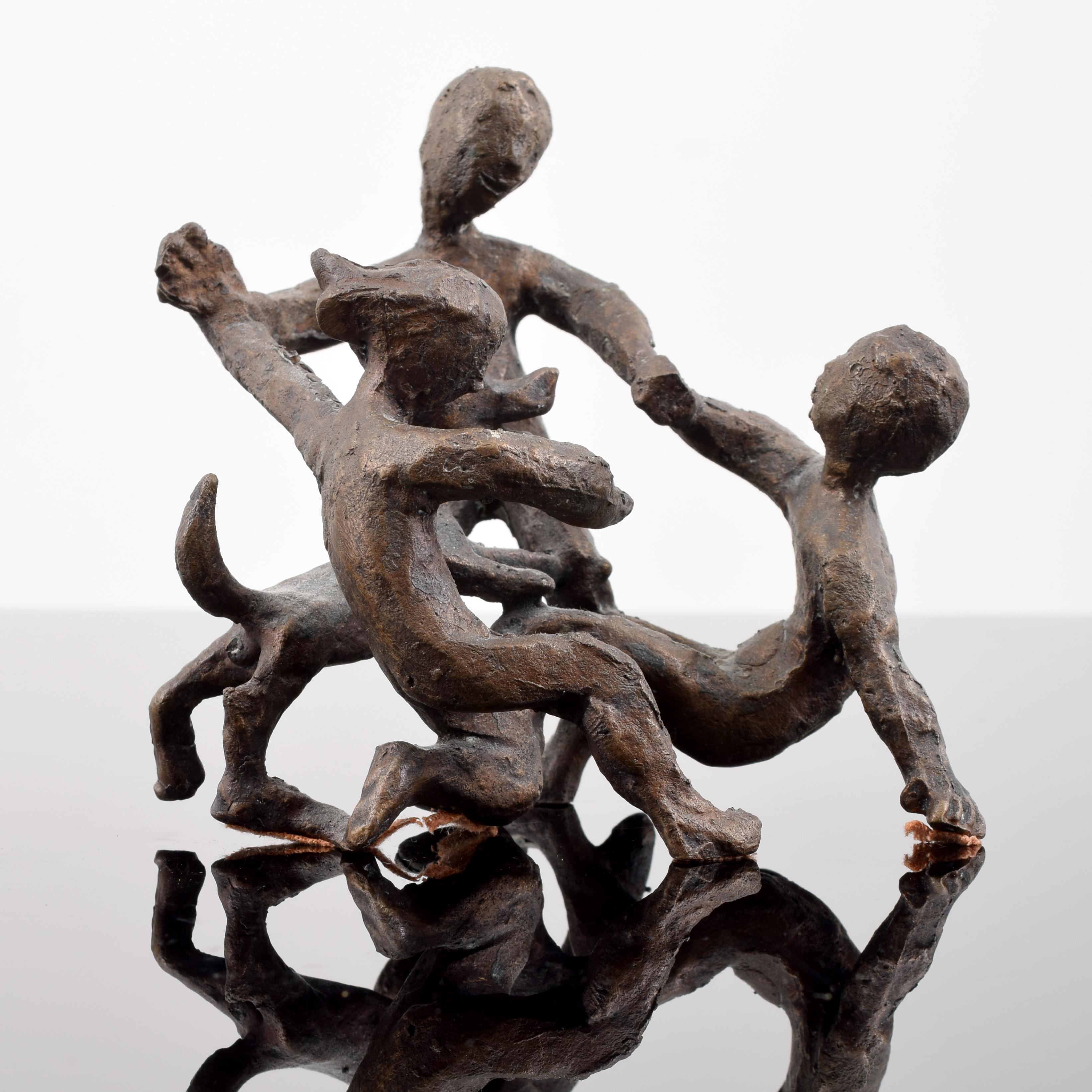 Sculpture en bronze Chaim Gross, chien et enfants en vente 2