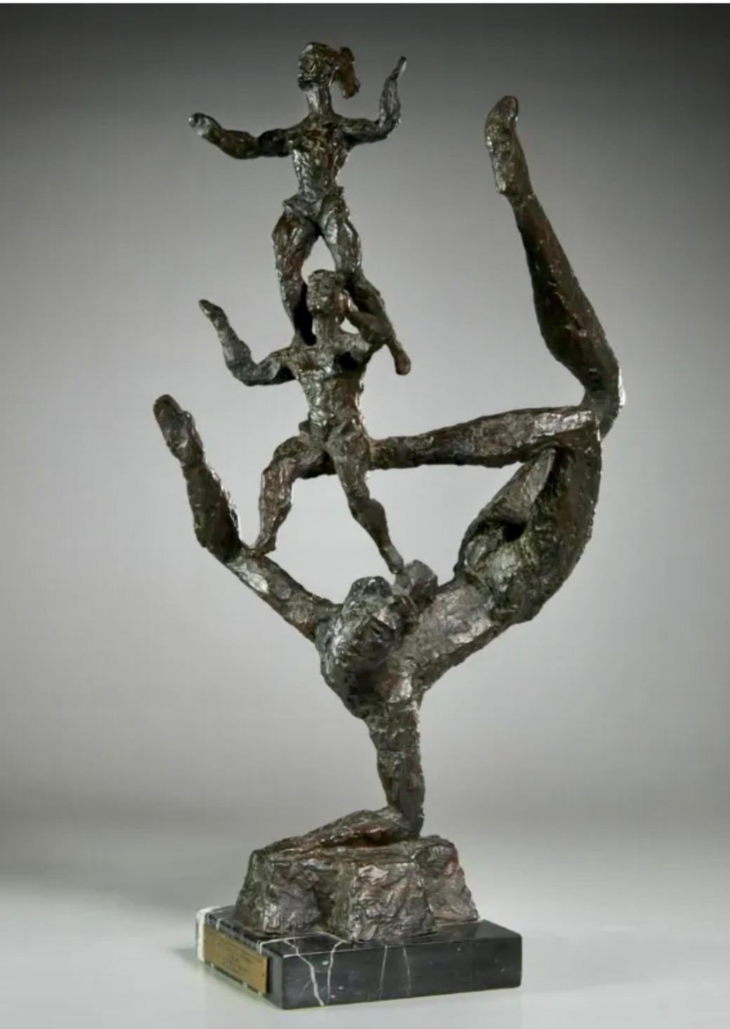 Große Chaim Gross Mid Century Mod Bronze-Skulptur Zirkusakrobaten WPA Künstler im Angebot 1