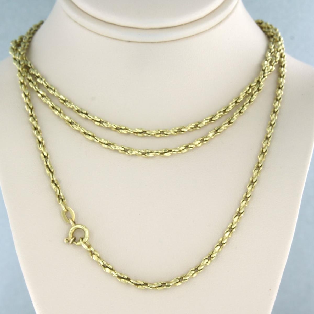 14k yellow gold necklace - 80 cm long

detailed description

the necklace is 80 cm long and 2.2 mm wide

weight 18.1 grams

Hallmark present, tested and guaranteed 14k gold

The necklace is in excellent condition
B14998
