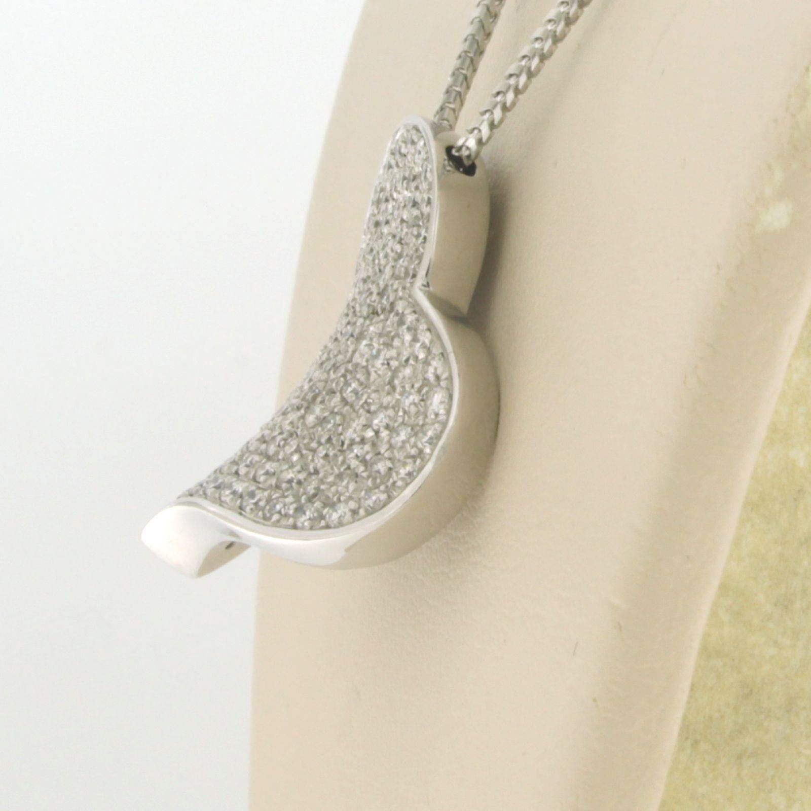 Chain and pendant in shape of a heart set with diamonds 18k white gold For Sale 1
