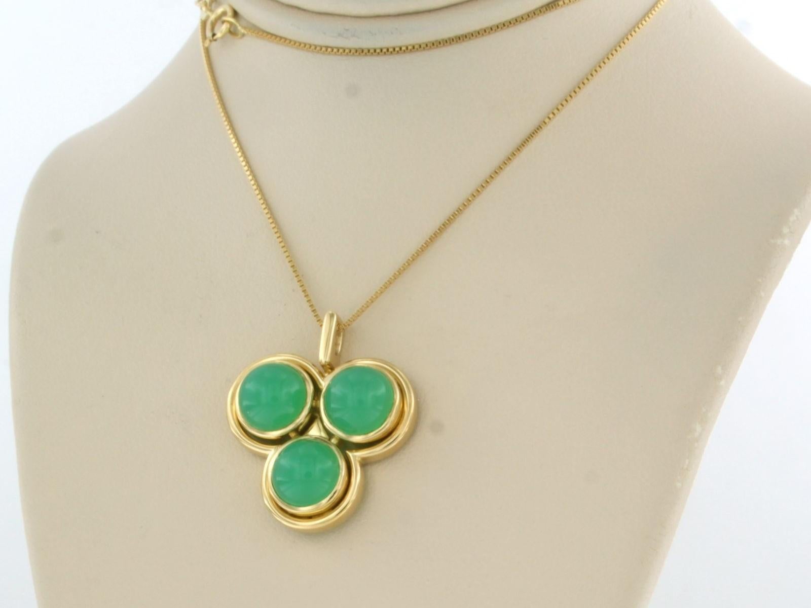 Cabochon Chain and Pendant set with Chrysophrase 18k yellow gold For Sale