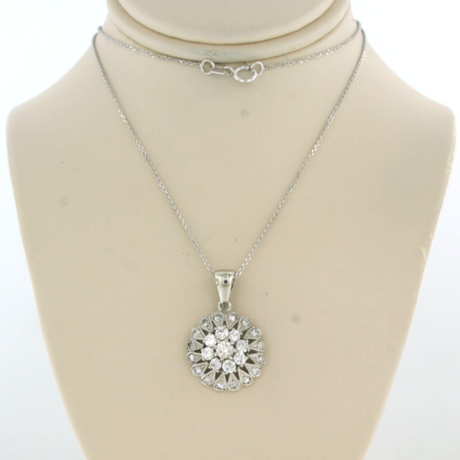 14k white gold necklace with pendant set with brilliant cut diamonds up to . 1.00ct - F/G - VS/SI - 45 cm

detailed description:

the length of the necklace is 45 cm long by 0.7 mm wide

Dimensions of the pendant are 2.5 cm long by 1.6 cm