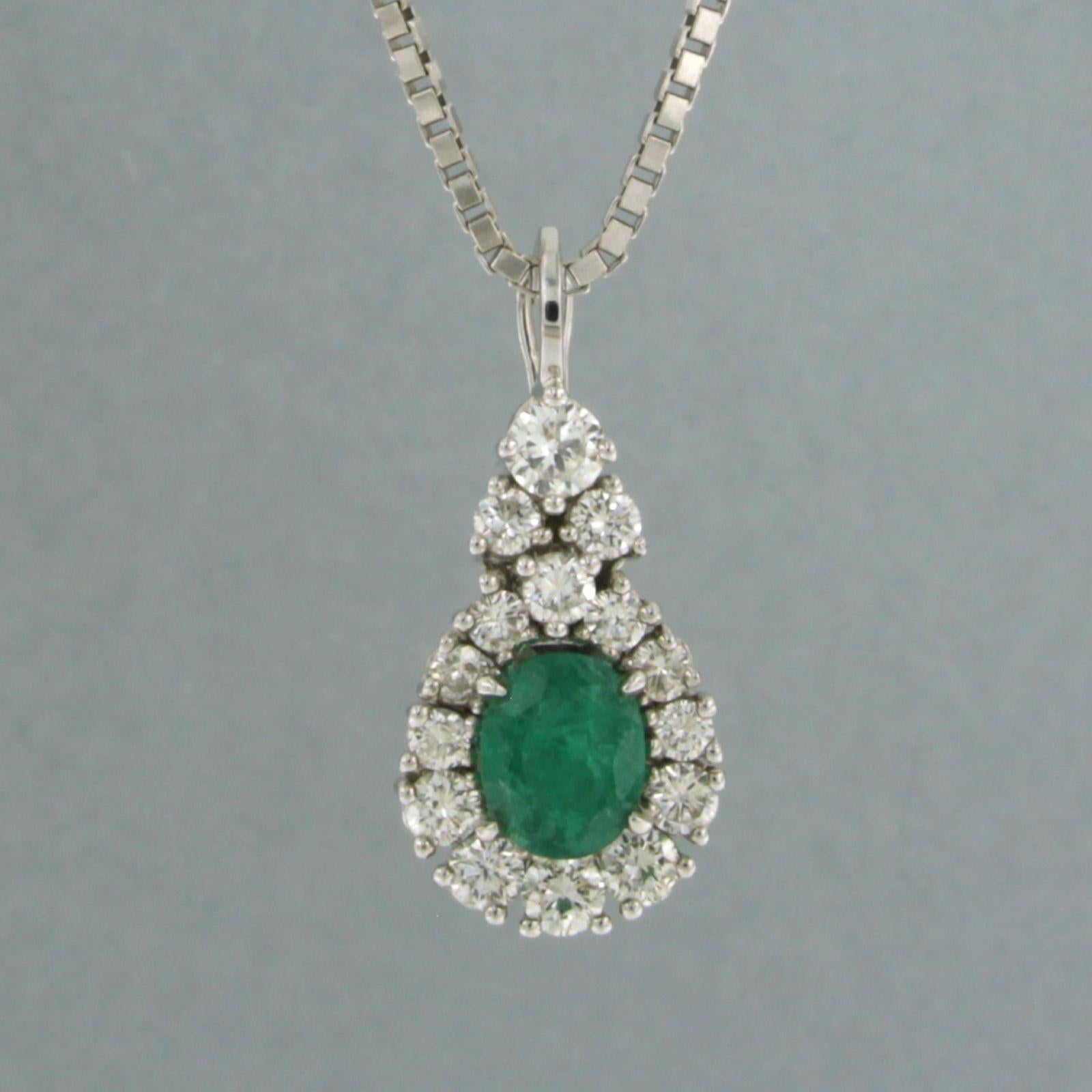 Brilliant Cut Chain and pendant set with emerald and briljant cut diamonds 14k white gold For Sale